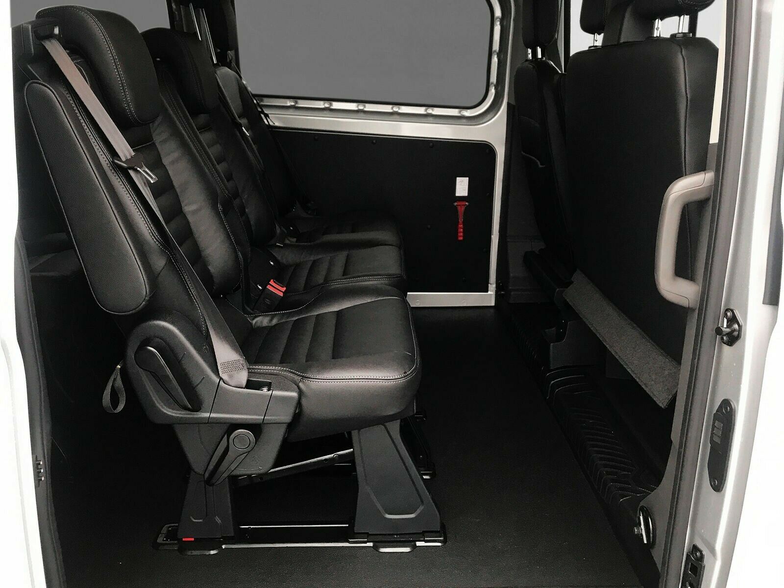 Fahrzeugabbildung Ford Custom Kombi 340  L2 Trail