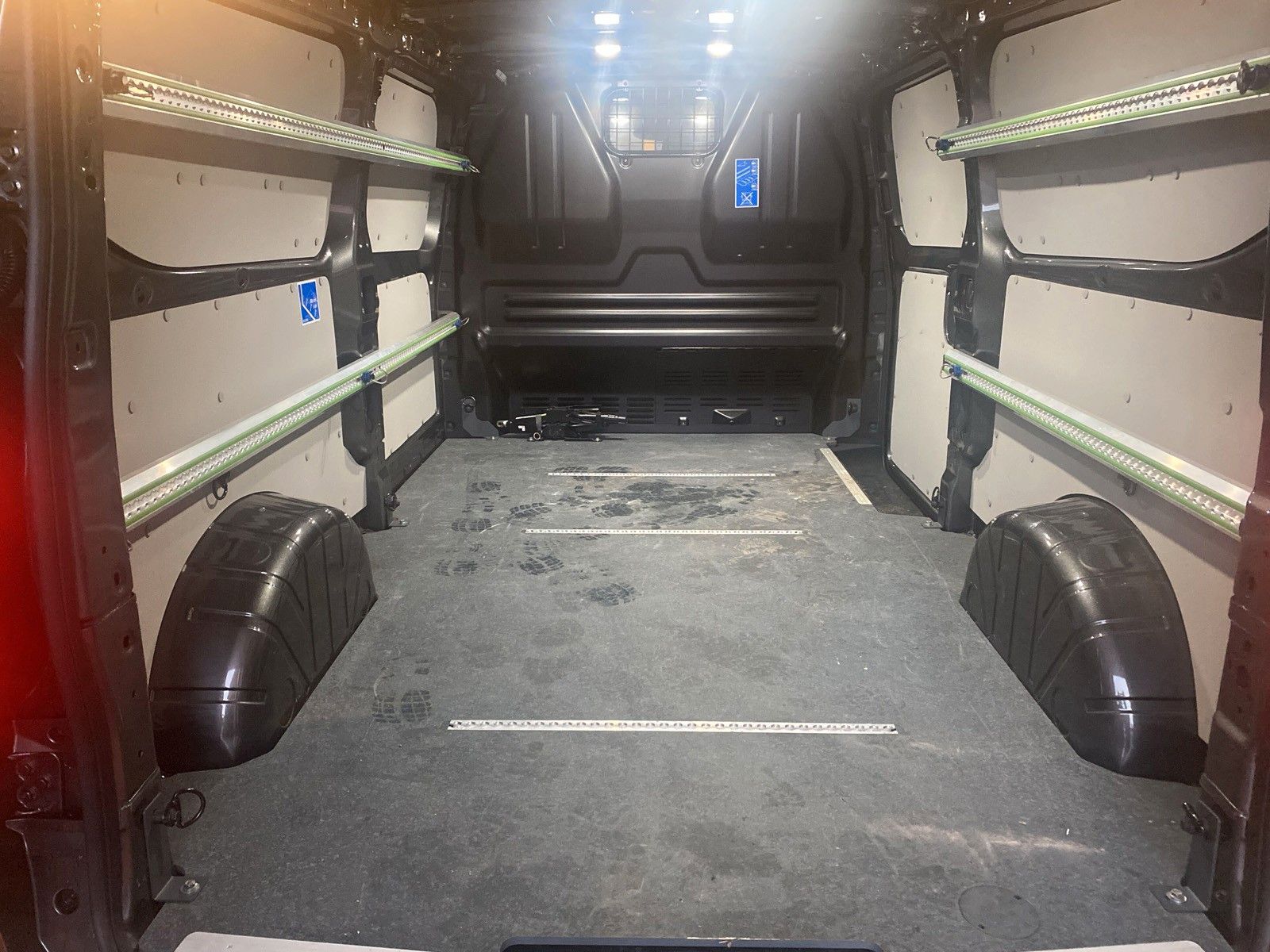Fahrzeugabbildung Ford Transit Custom Kasten L2  Limited