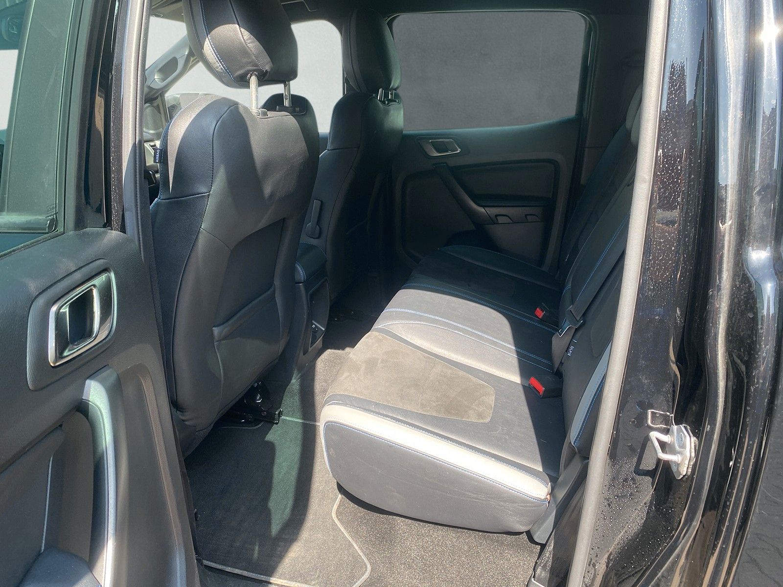 Fahrzeugabbildung Ford Ranger Raptor Doppelkabine 4x4