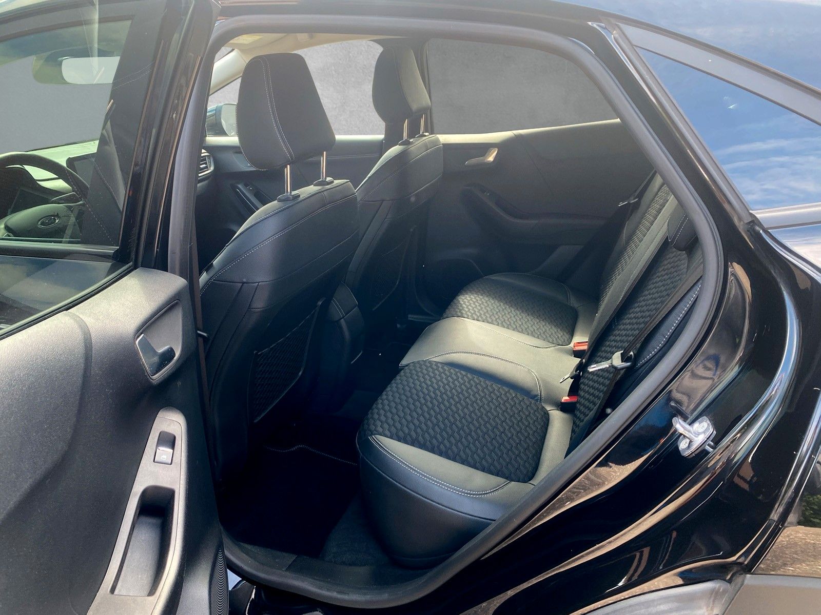 Fahrzeugabbildung Ford Puma Titanium X Automatik