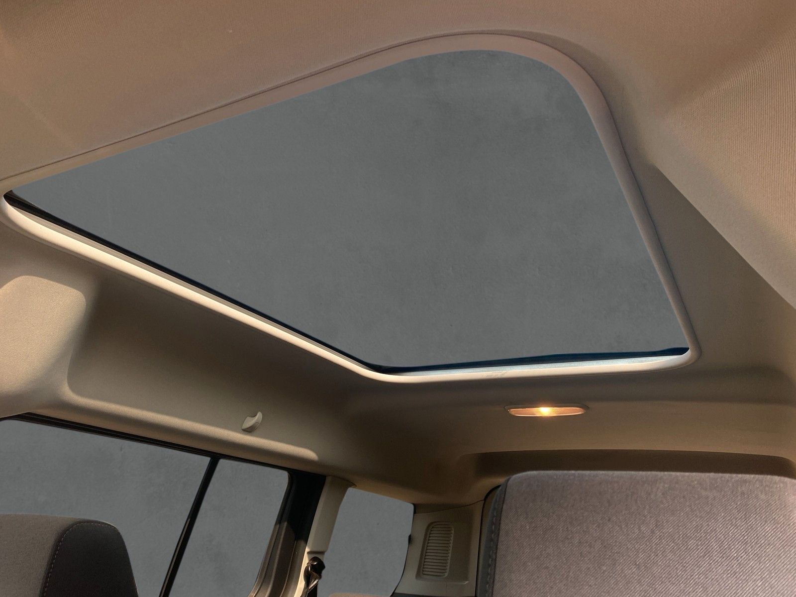 Fahrzeugabbildung Ford Grand Tourneo Connect Titanium