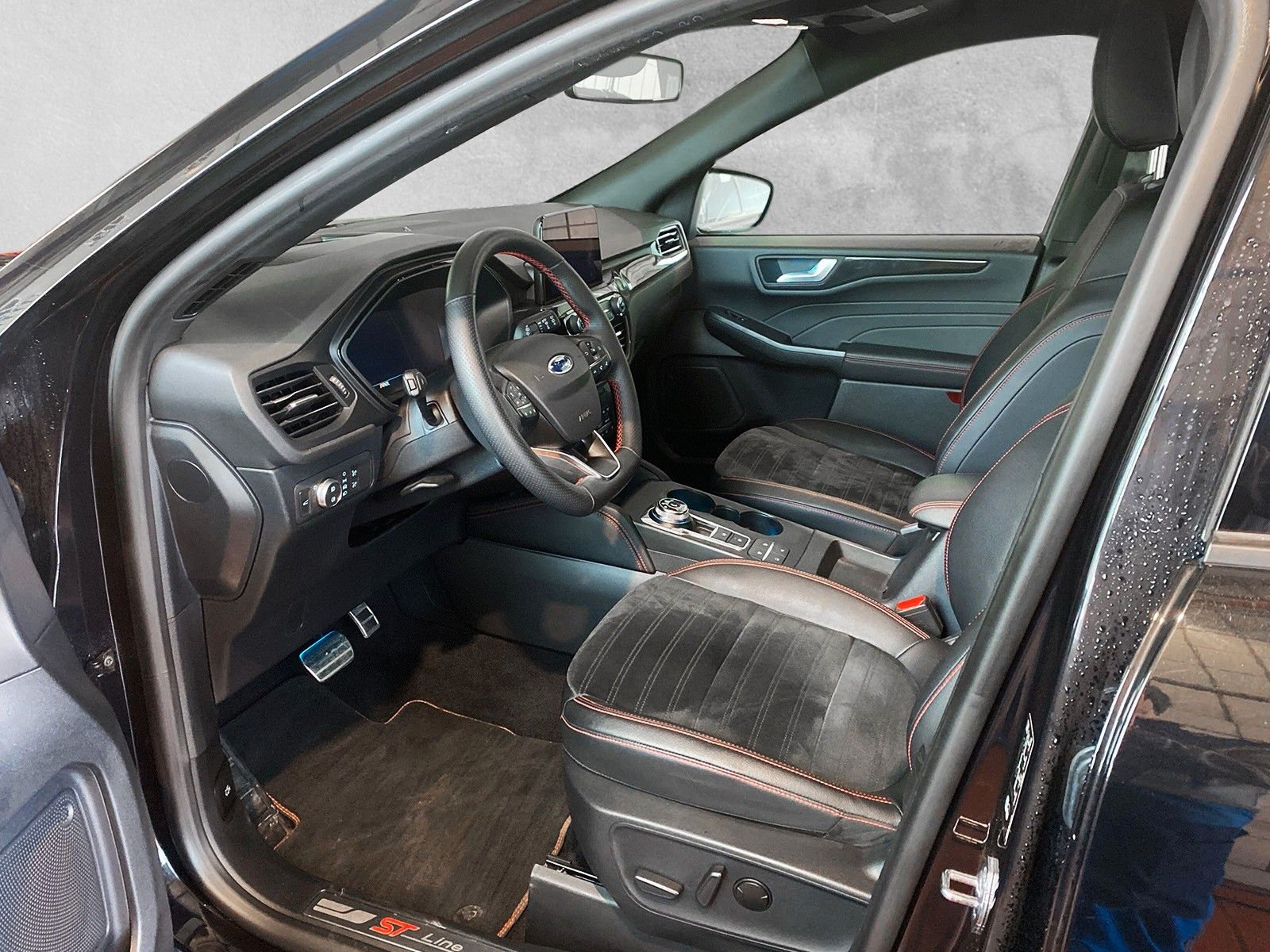 Fahrzeugabbildung Ford Kuga Hybrid ST-Line X