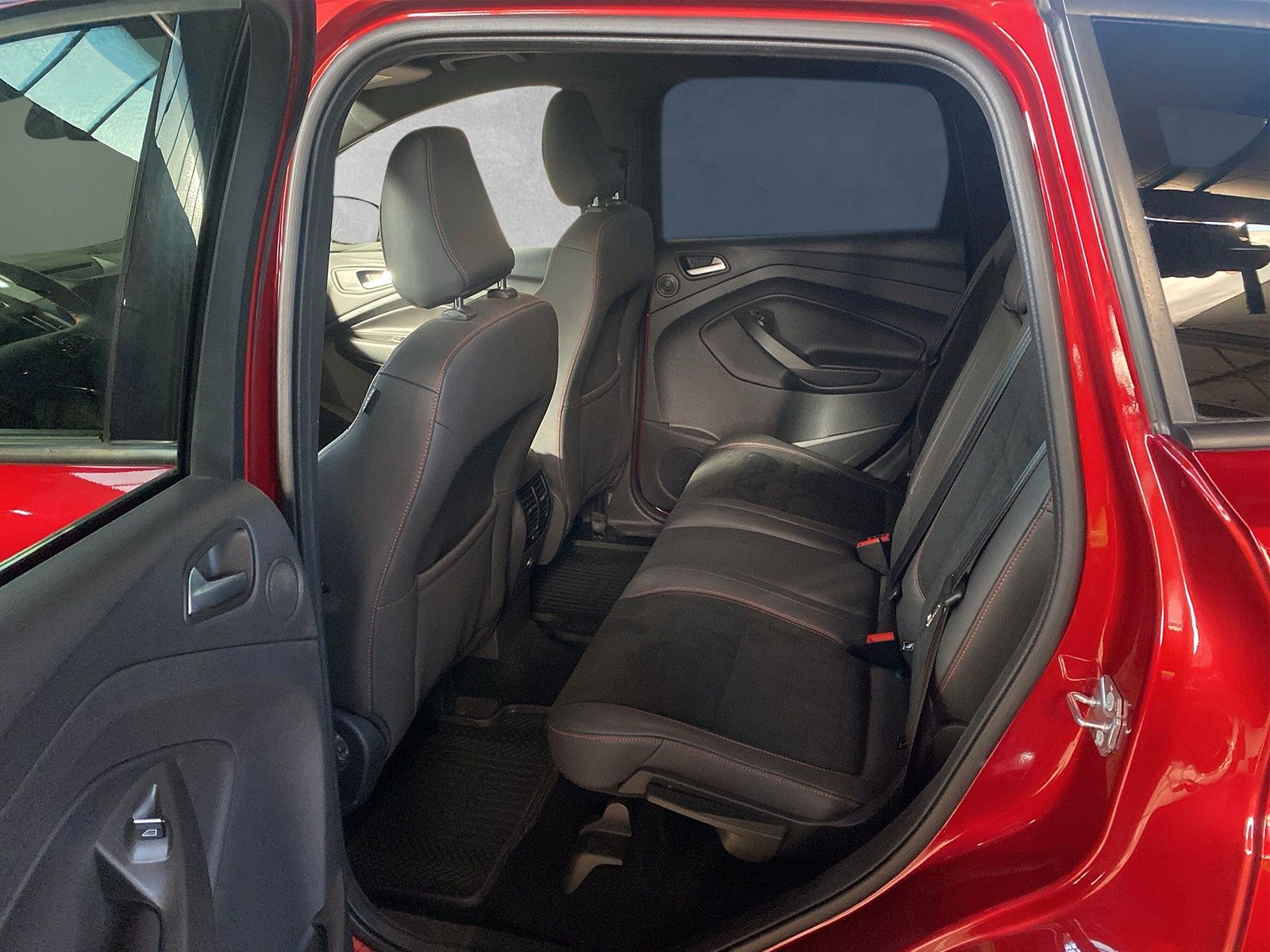 Fahrzeugabbildung Ford Kuga ST-Line 2x4