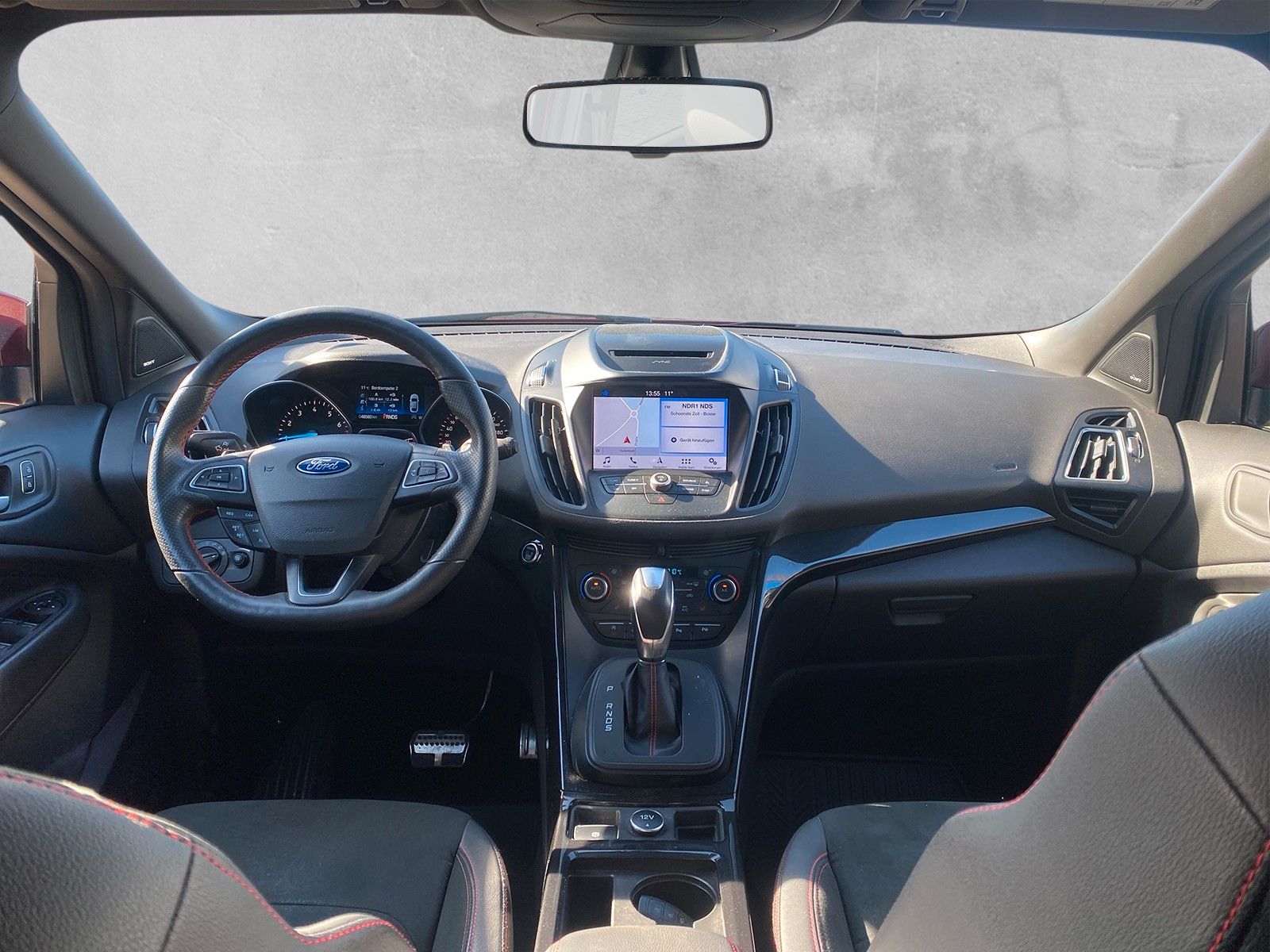 Fahrzeugabbildung Ford Kuga ST-Line 2x4