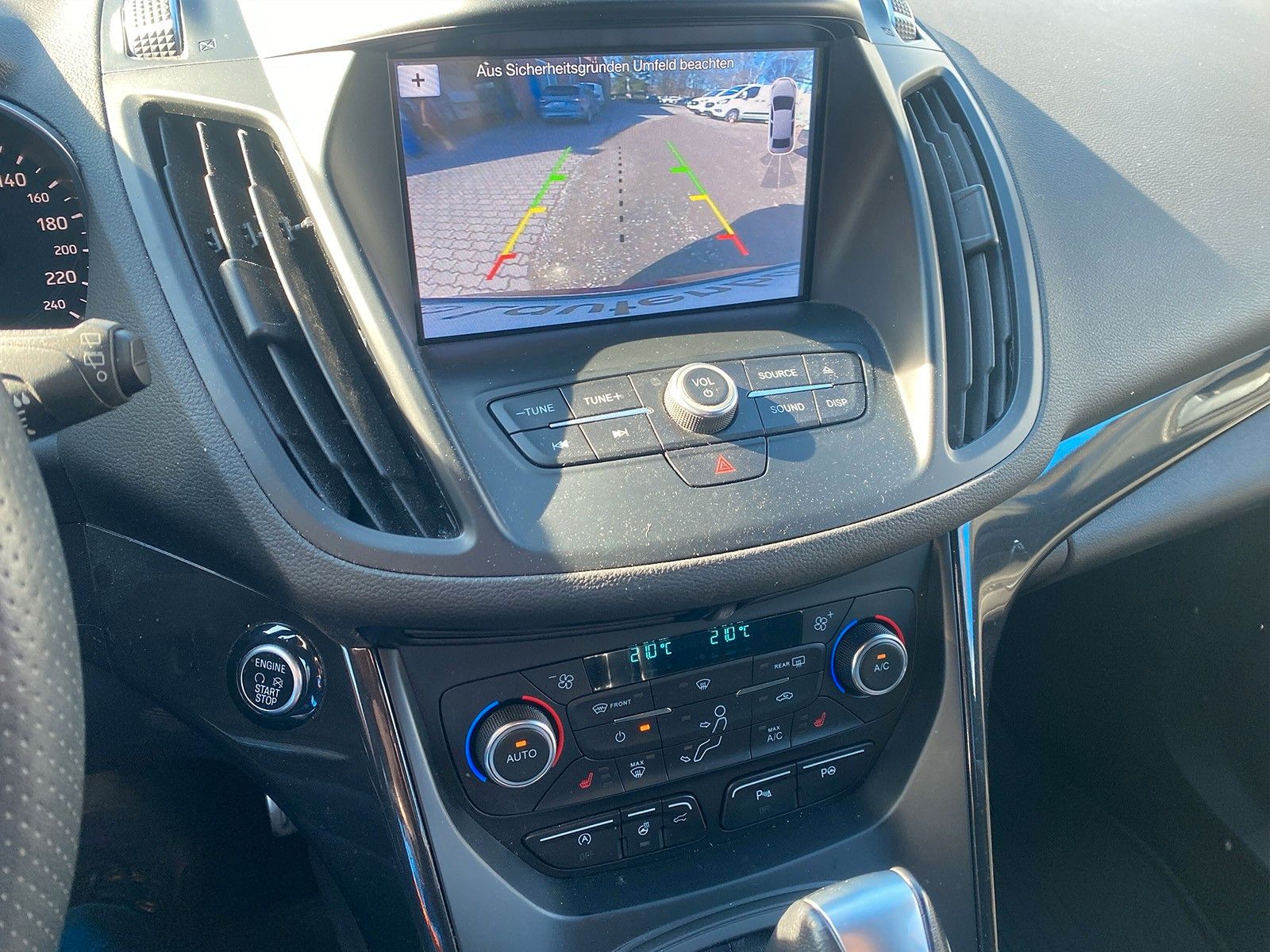 Fahrzeugabbildung Ford Kuga ST-Line 2x4