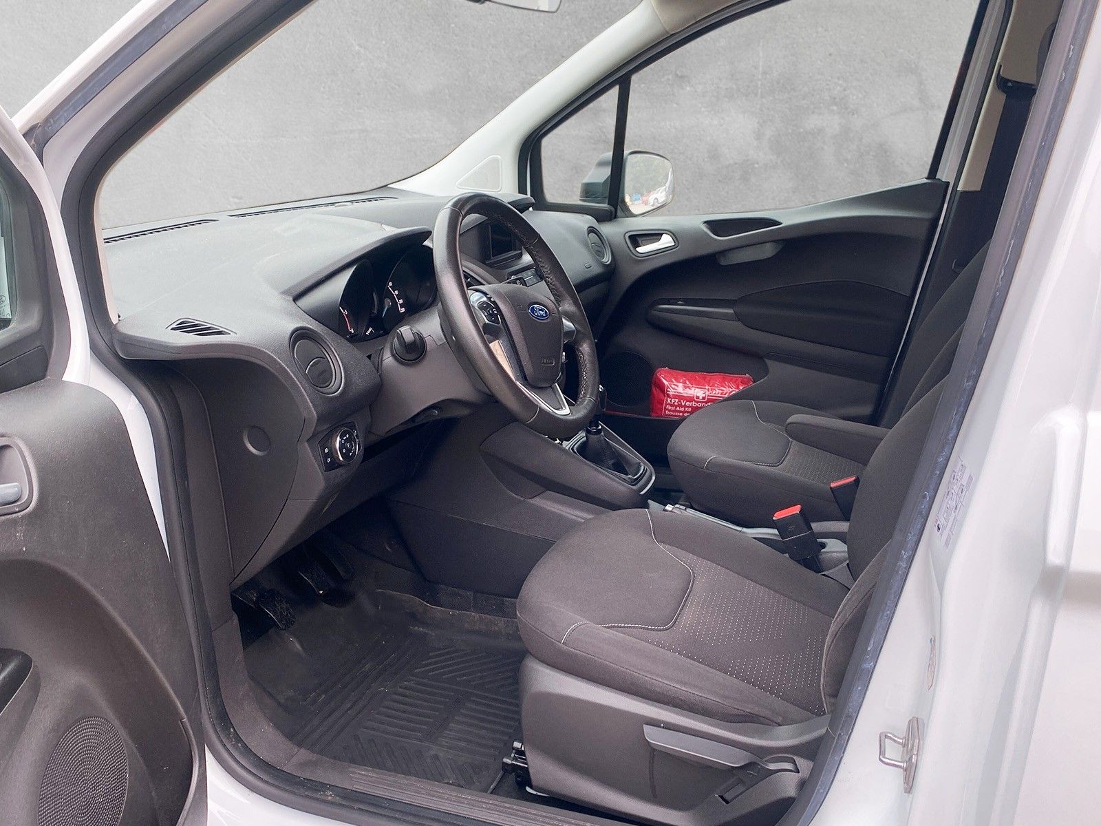 Fahrzeugabbildung Ford Transit Courier Trend
