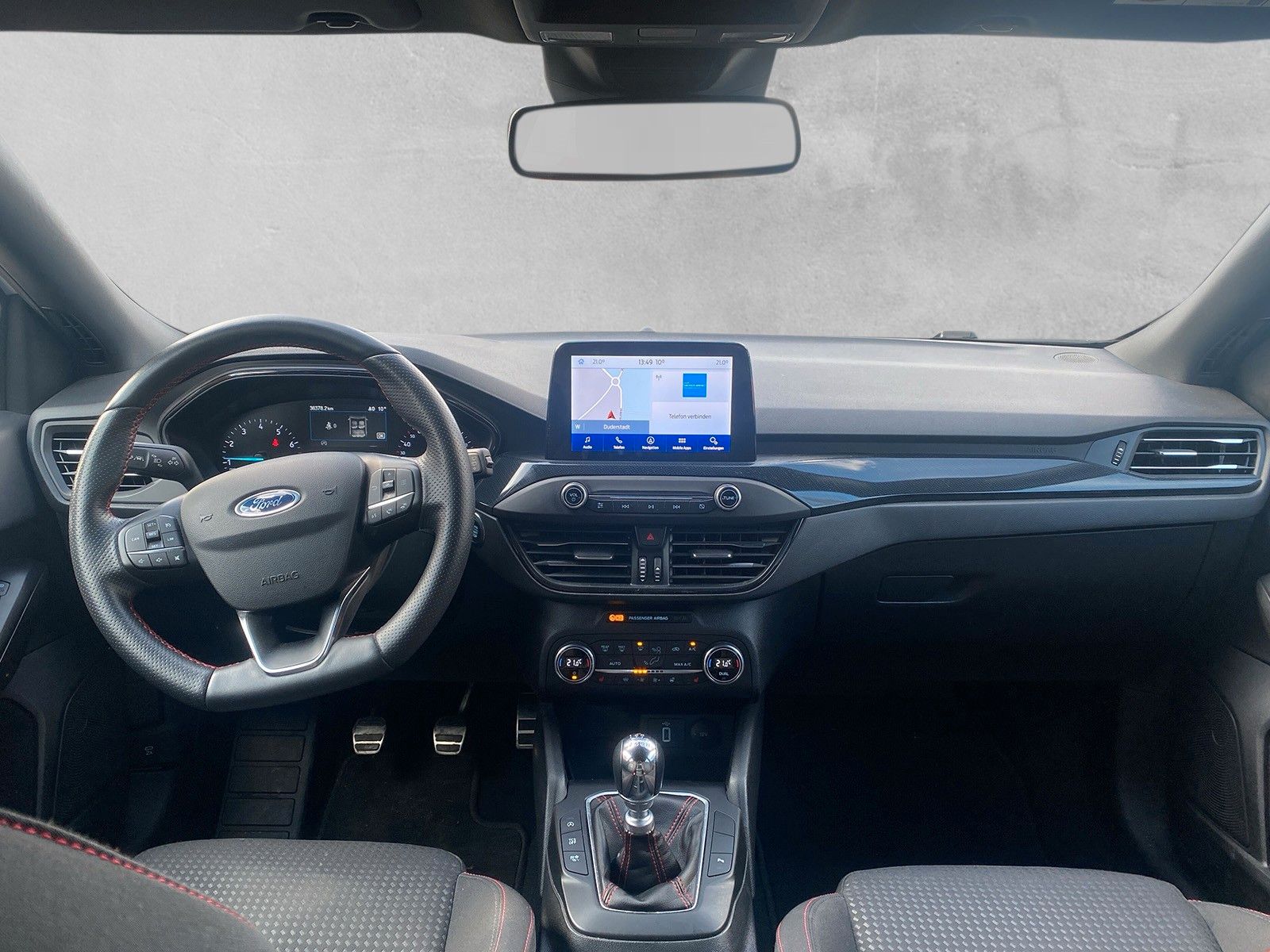 Fahrzeugabbildung Ford Focus Lim. ST-Line