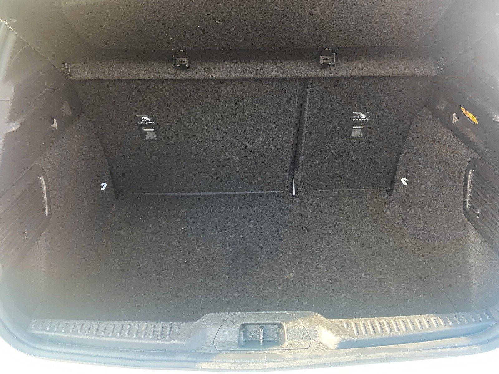 Fahrzeugabbildung Ford Focus Lim. ST-Line
