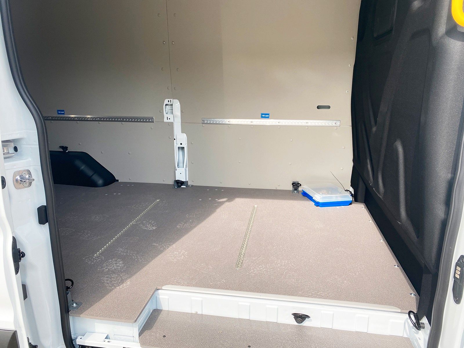 Fahrzeugabbildung Ford E-Transit 350 L3 Kasten Hochdach Trend