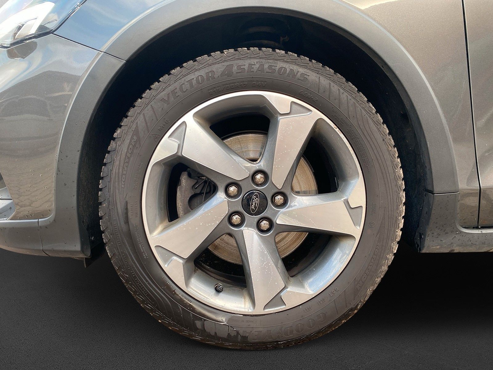 Fahrzeugabbildung Ford Focus Turnier Active X