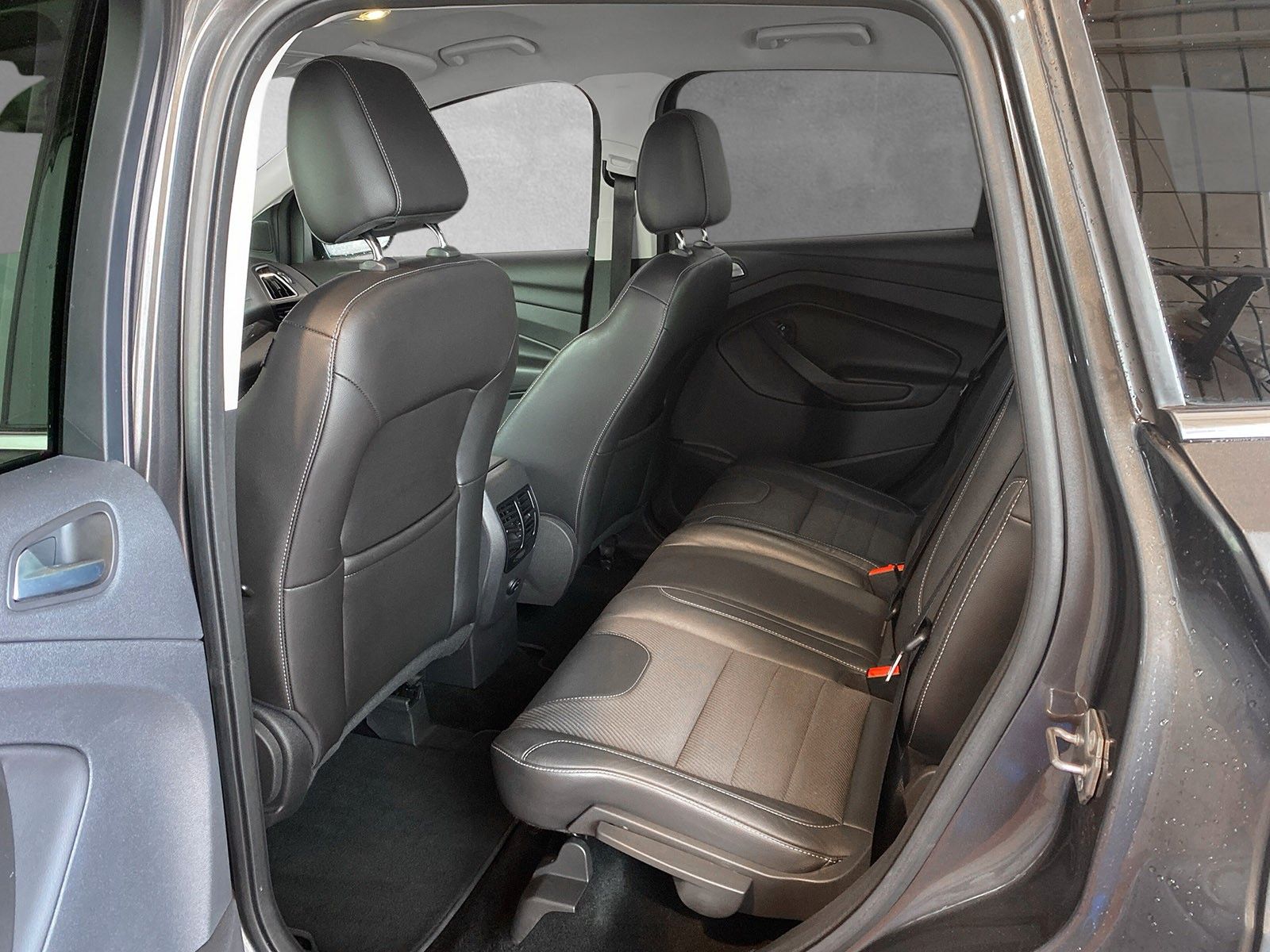 Fahrzeugabbildung Ford Kuga Titanium