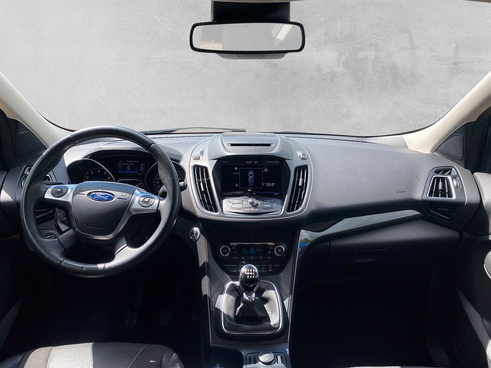 Fahrzeugabbildung Ford Kuga Titanium
