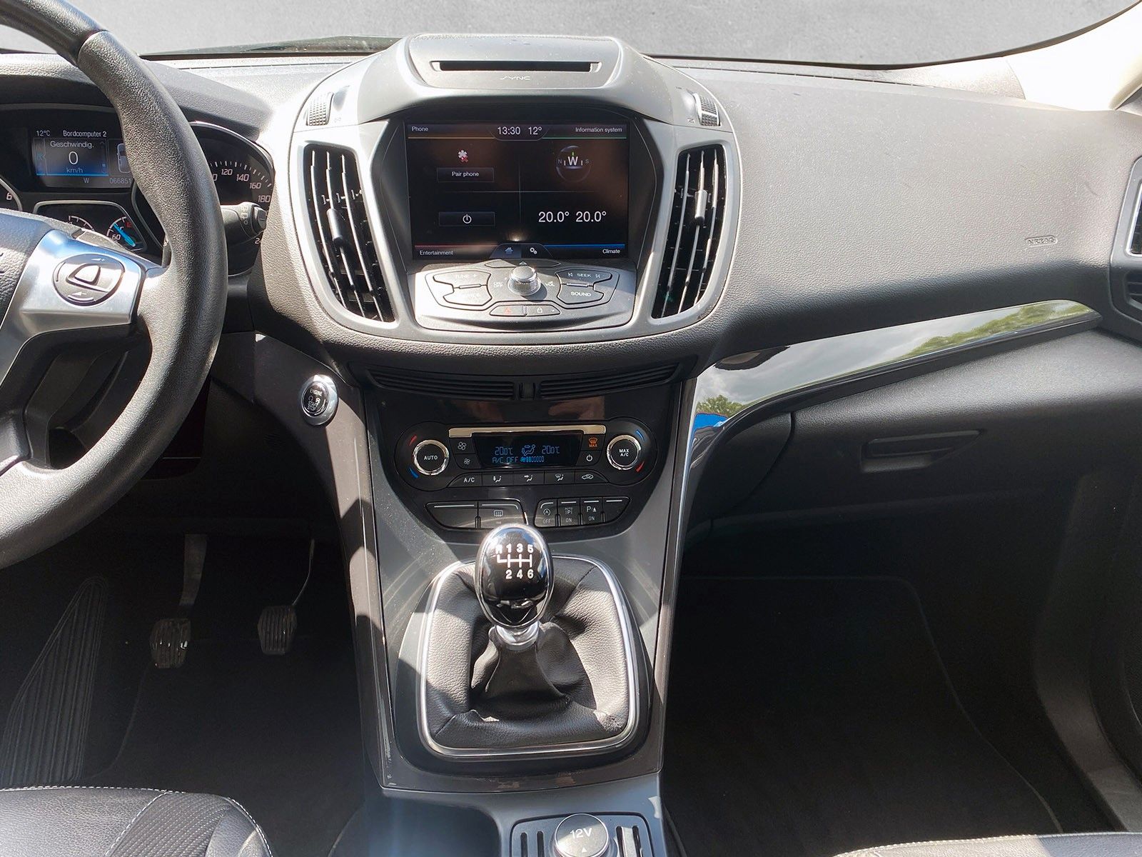 Fahrzeugabbildung Ford Kuga Titanium