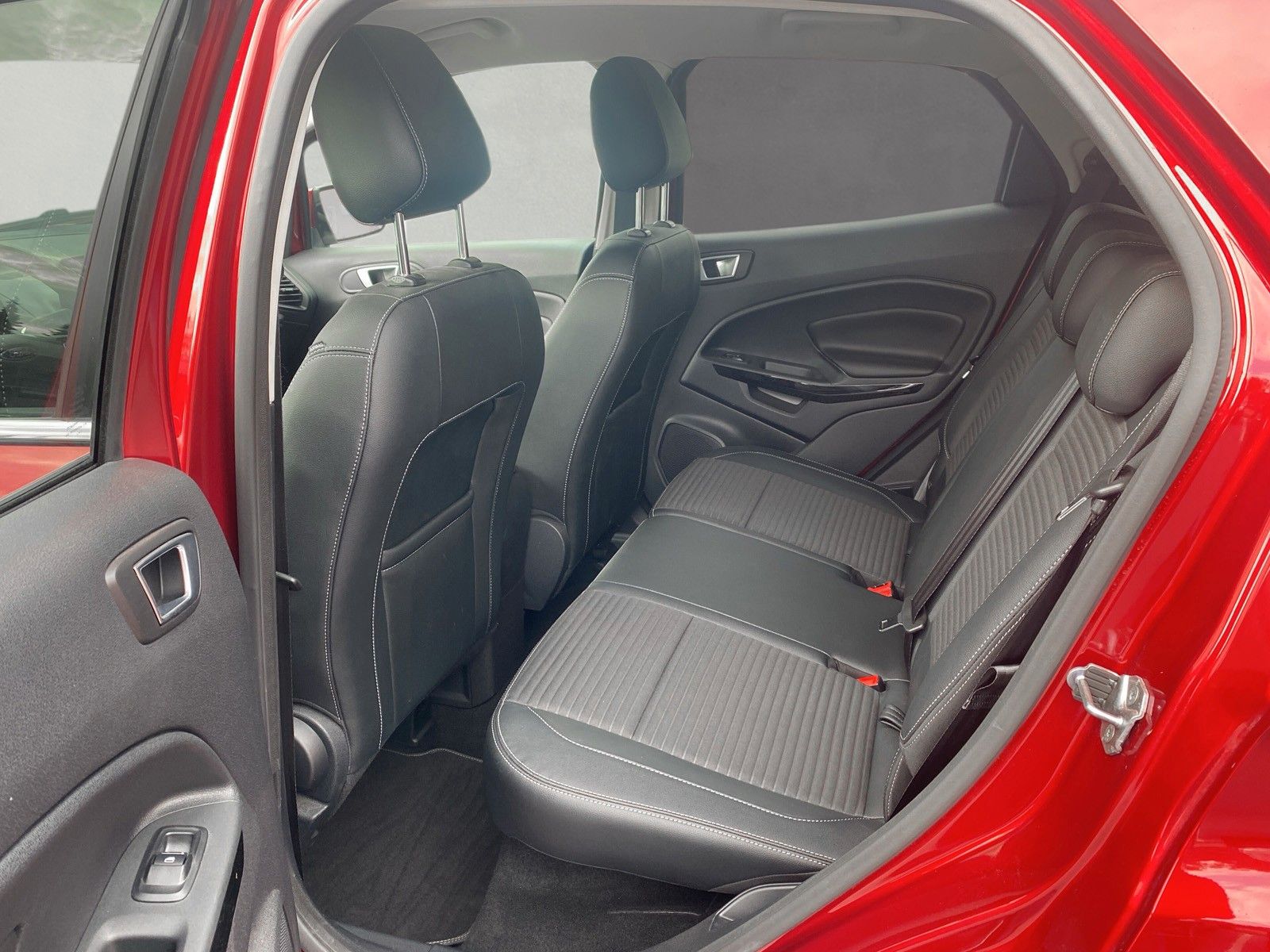 Fahrzeugabbildung Ford EcoSport Titanium