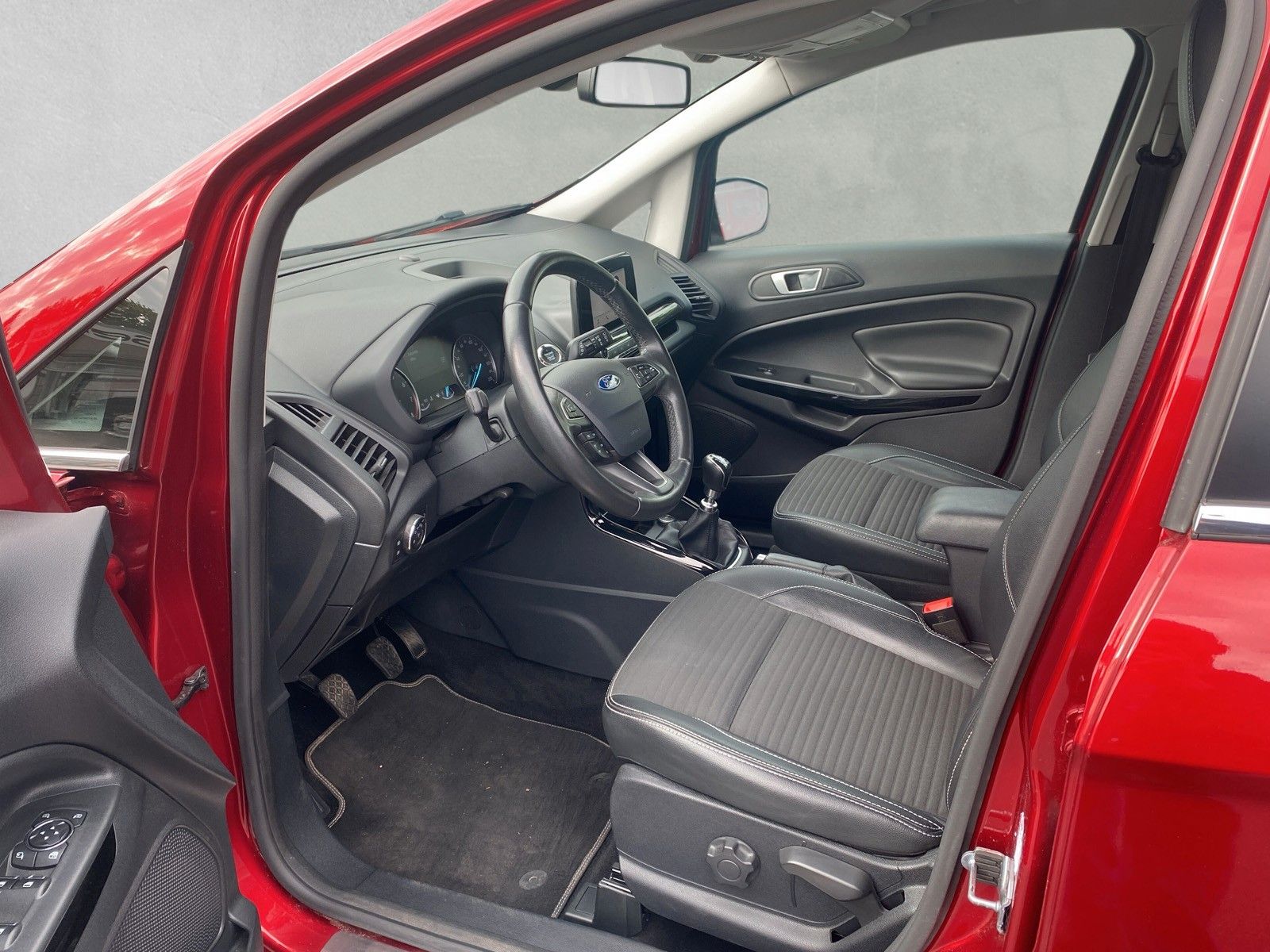 Fahrzeugabbildung Ford EcoSport Titanium