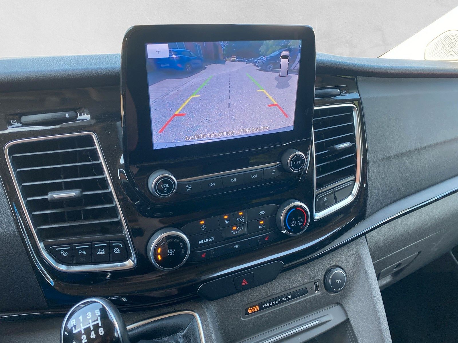 Fahrzeugabbildung Ford Tourneo Custom Sport L1