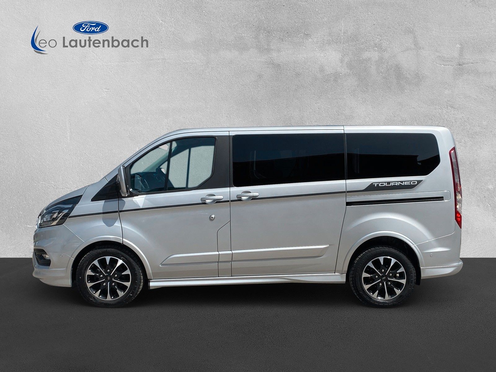 Fahrzeugabbildung Ford Tourneo Custom Sport L1