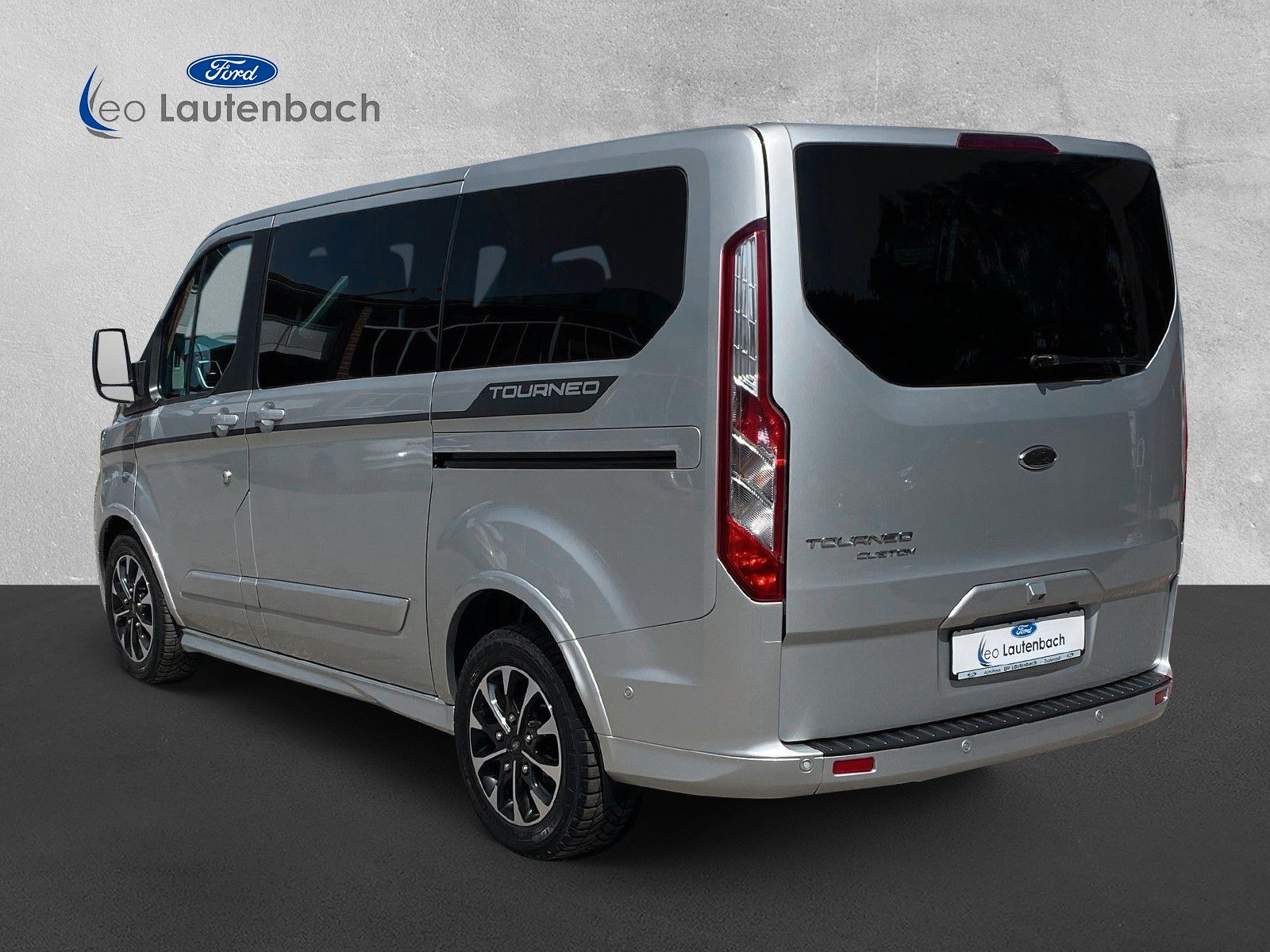 Fahrzeugabbildung Ford Tourneo Custom Sport L1