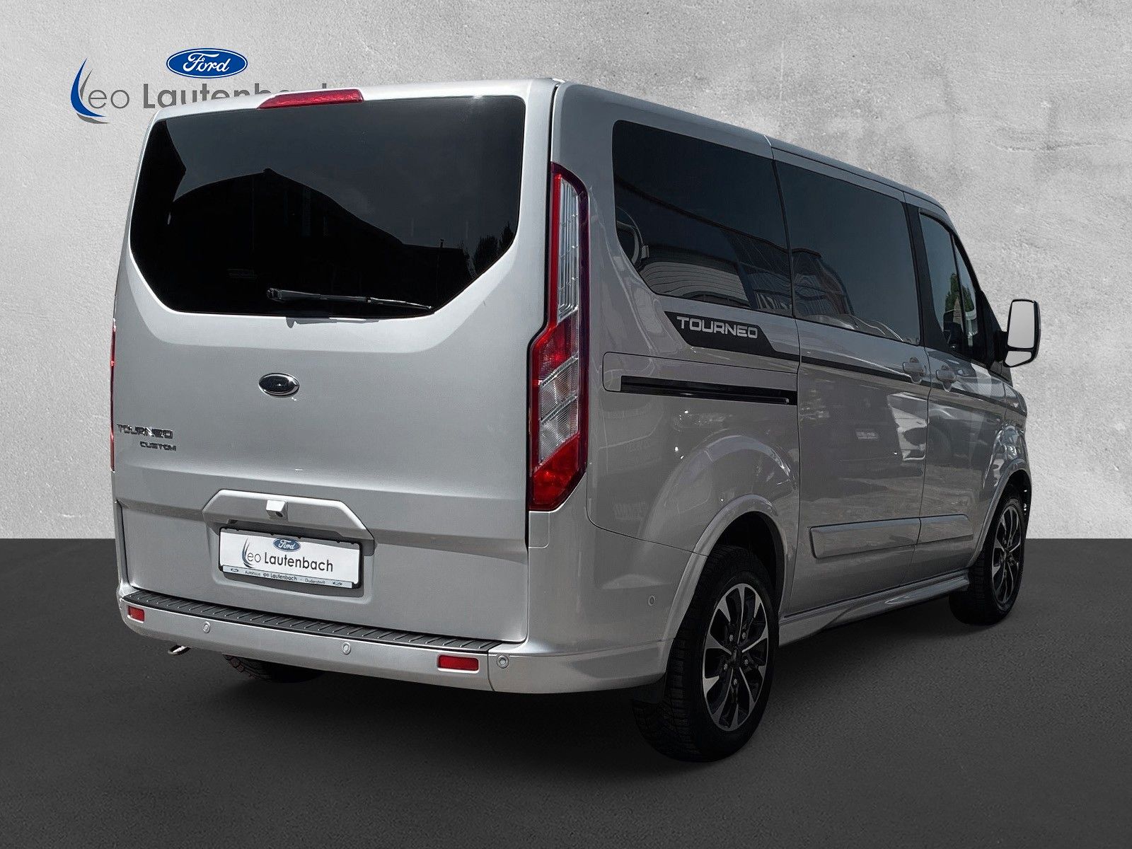 Fahrzeugabbildung Ford Tourneo Custom Sport L1