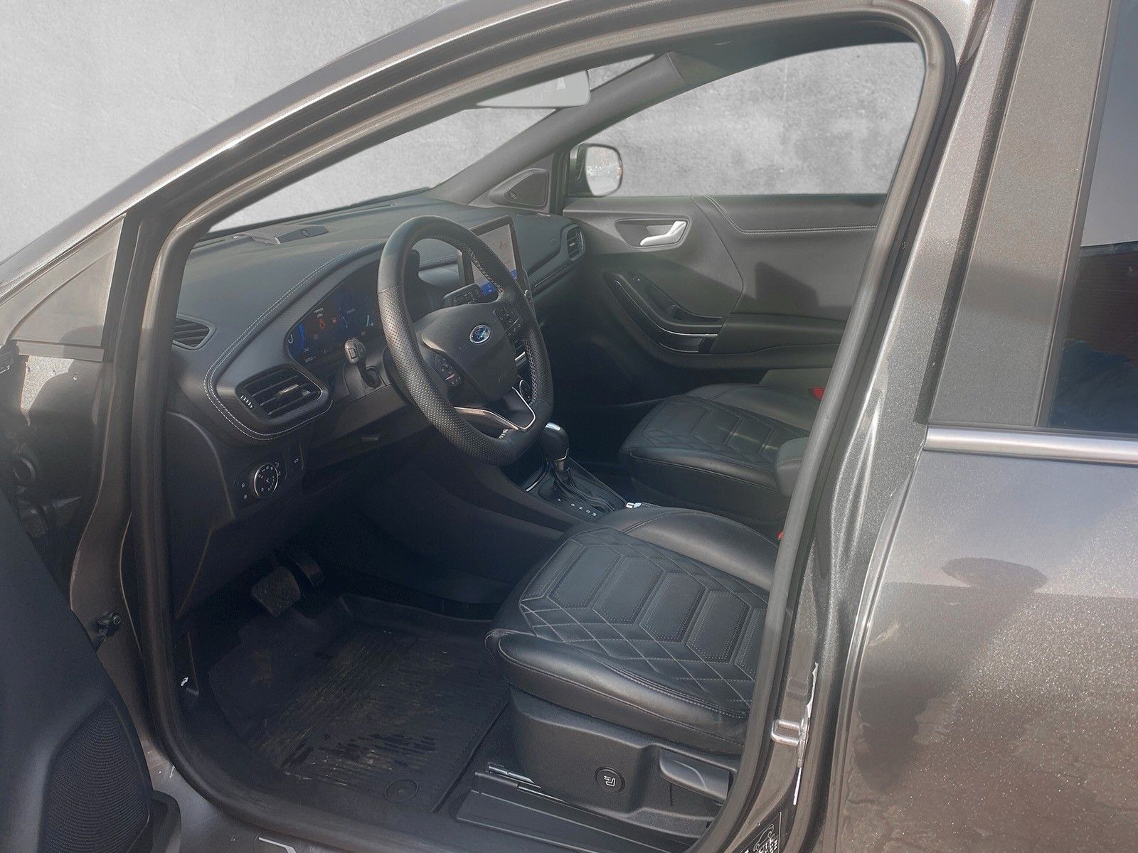 Fahrzeugabbildung Ford Puma ST-Line Vignale Massage