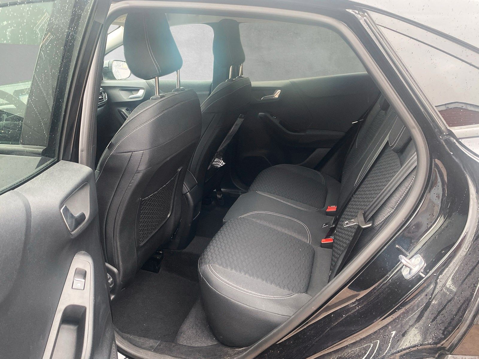 Fahrzeugabbildung Ford Puma Titanium Design 24 Monate Garantie