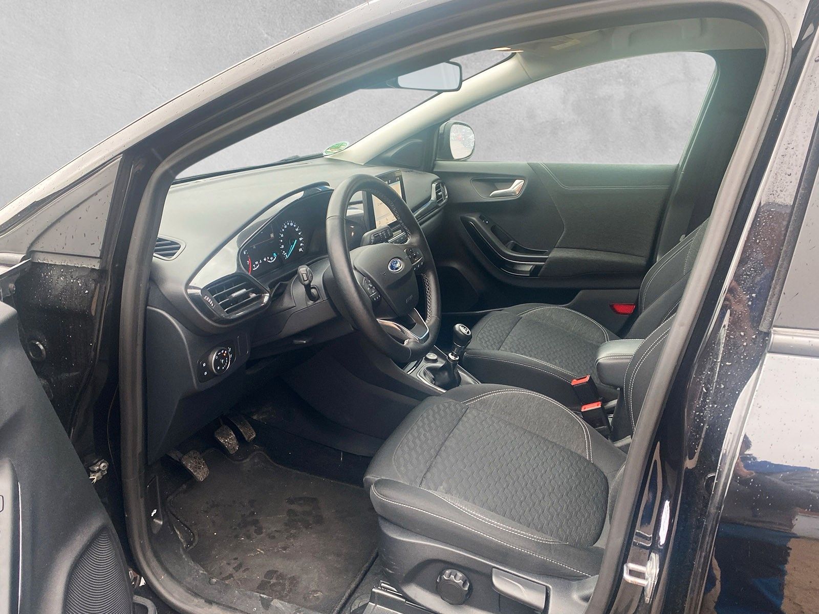 Fahrzeugabbildung Ford Puma Titanium Design 24 Monate Garantie