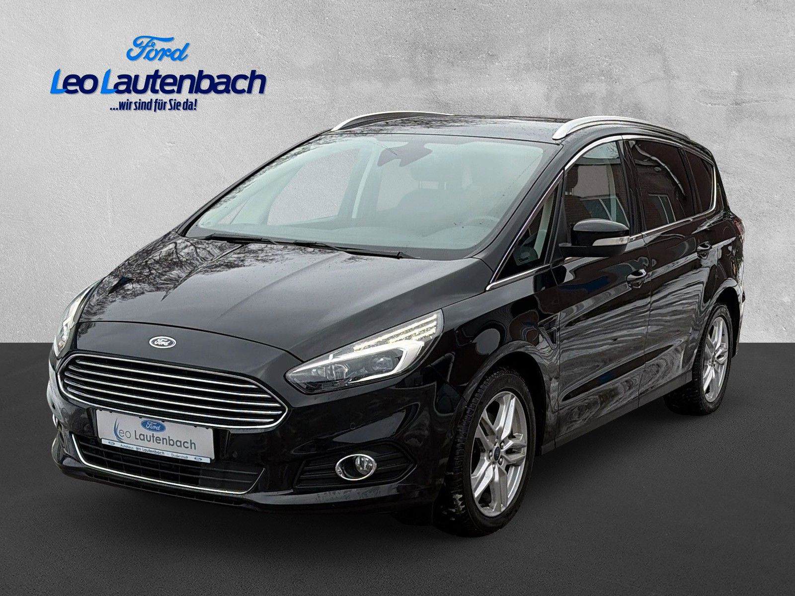 Fahrzeugabbildung Ford S-MAX Titanium Neuer Motor