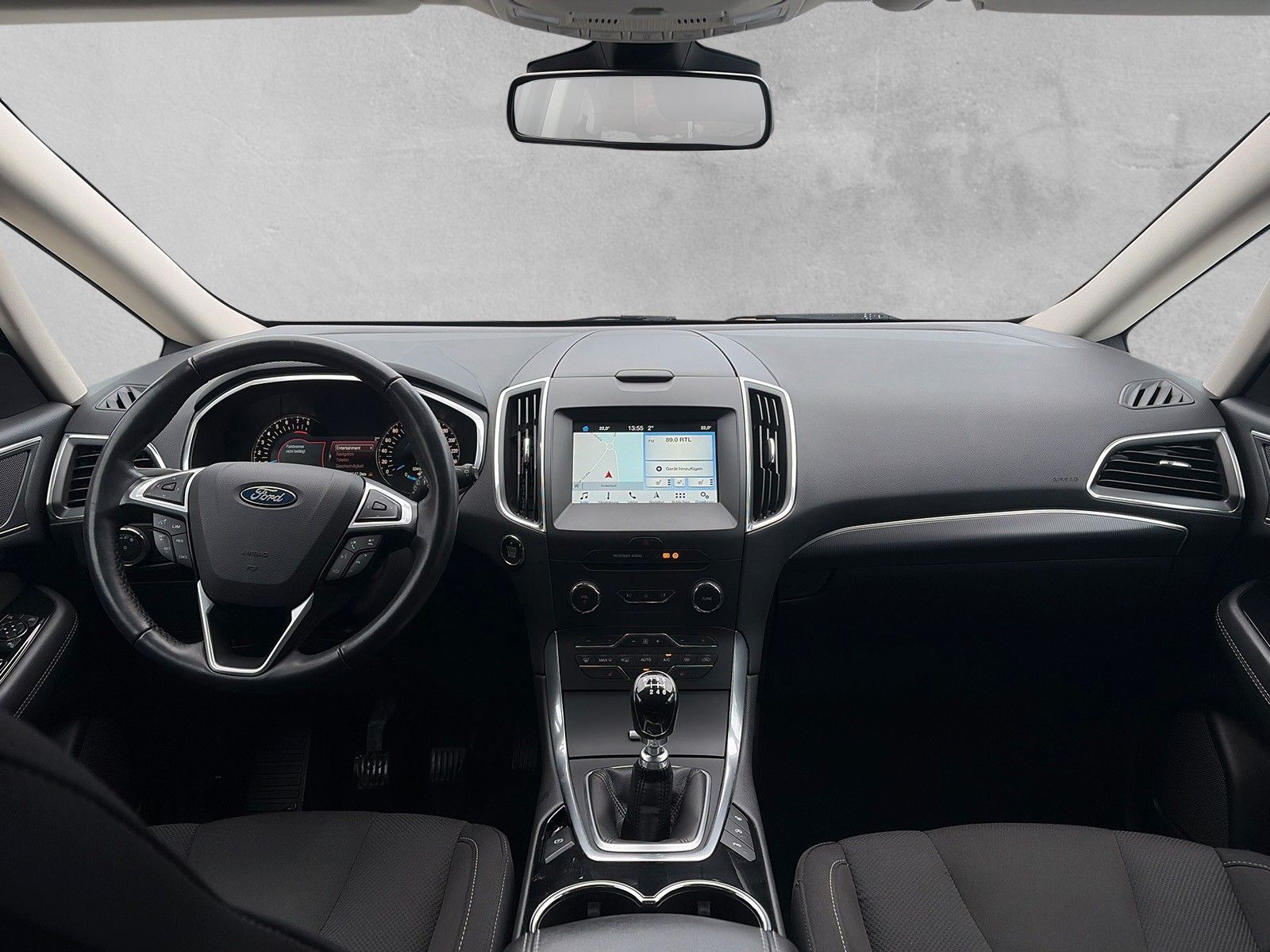 Fahrzeugabbildung Ford S-MAX Titanium Neuer Motor
