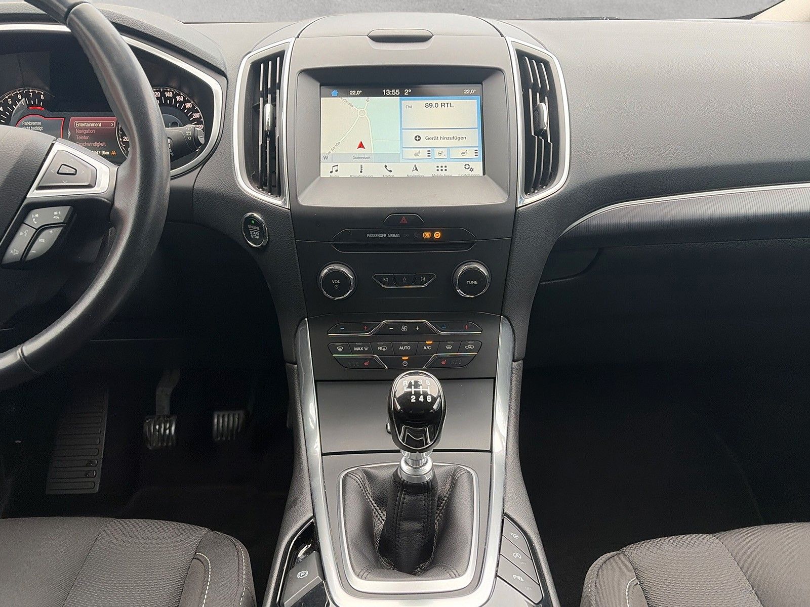 Fahrzeugabbildung Ford S-MAX Titanium Neuer Motor