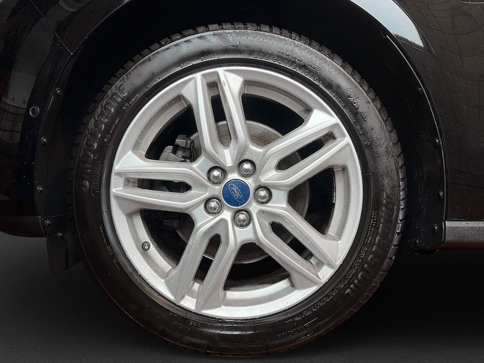 Fahrzeugabbildung Ford S-MAX Titanium Neuer Motor