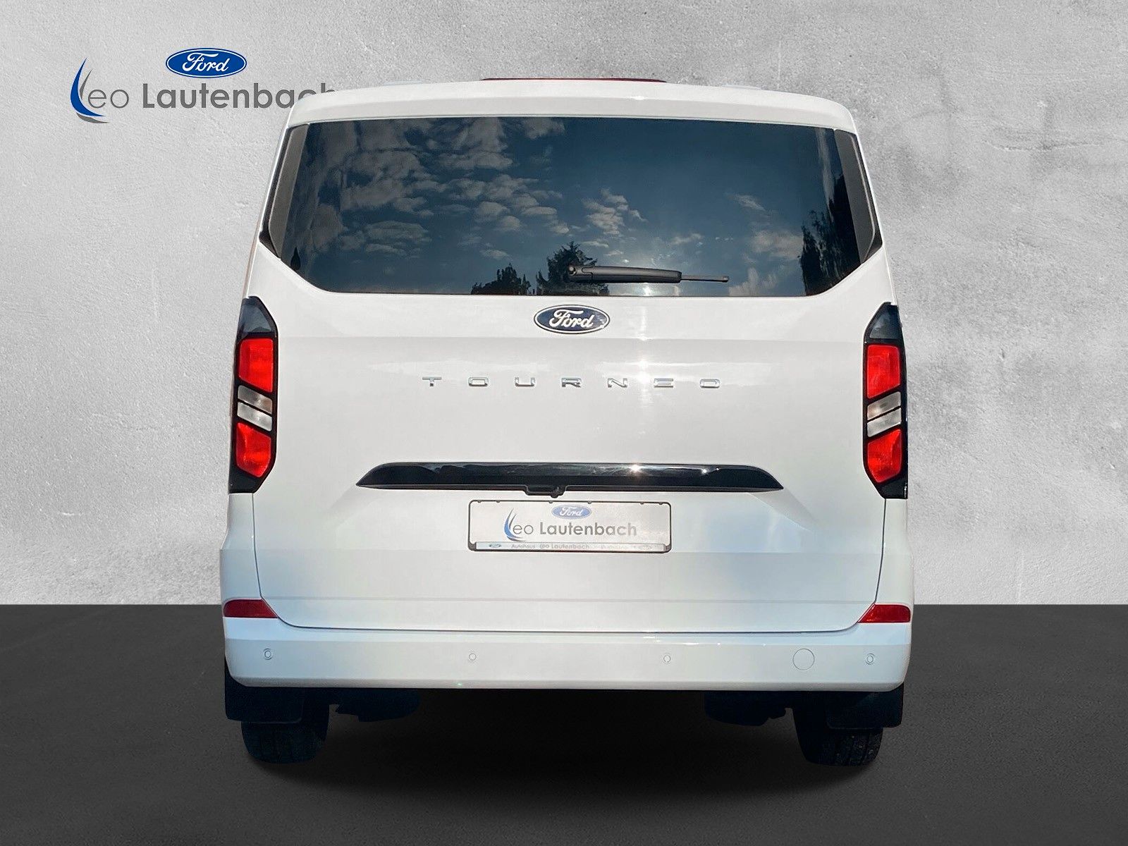 Fahrzeugabbildung Ford Tourneo Custom 2.0 EcoBlue 320 L1 Titanium