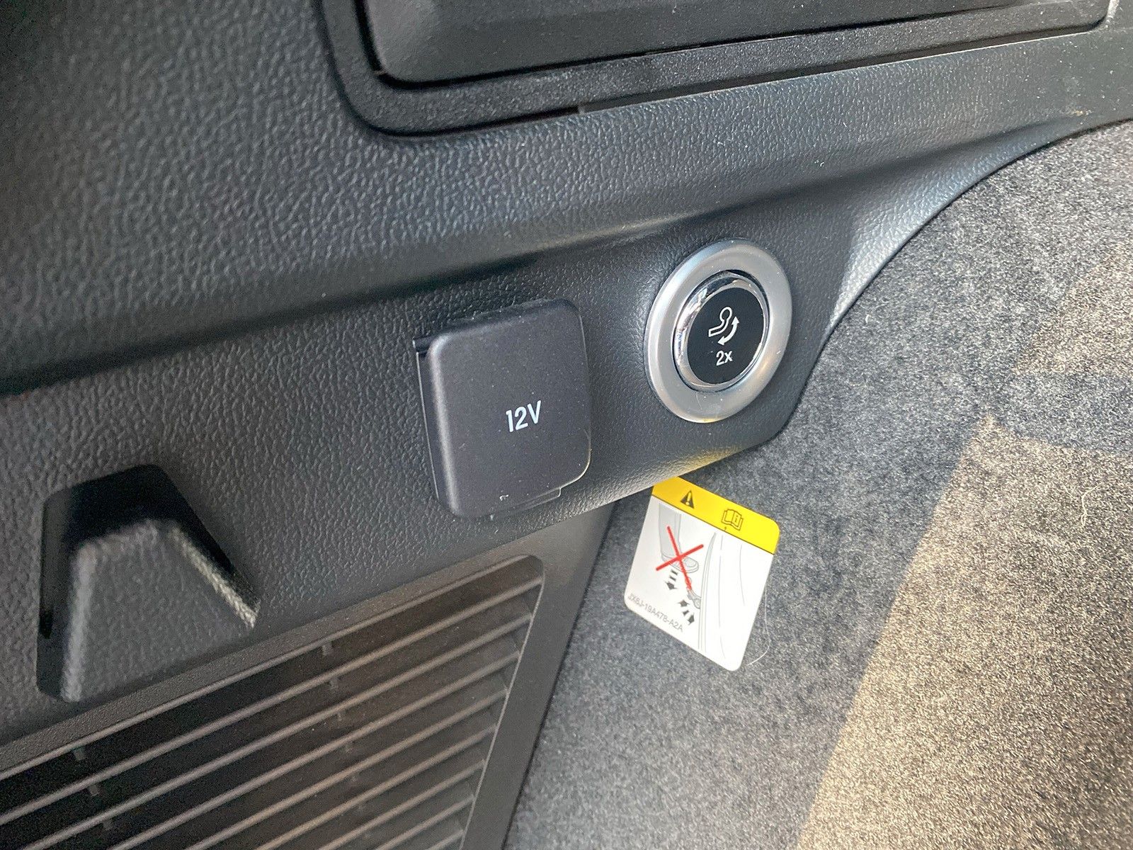 Fahrzeugabbildung Ford Kuga Plug-In Hybrid ST-Line X