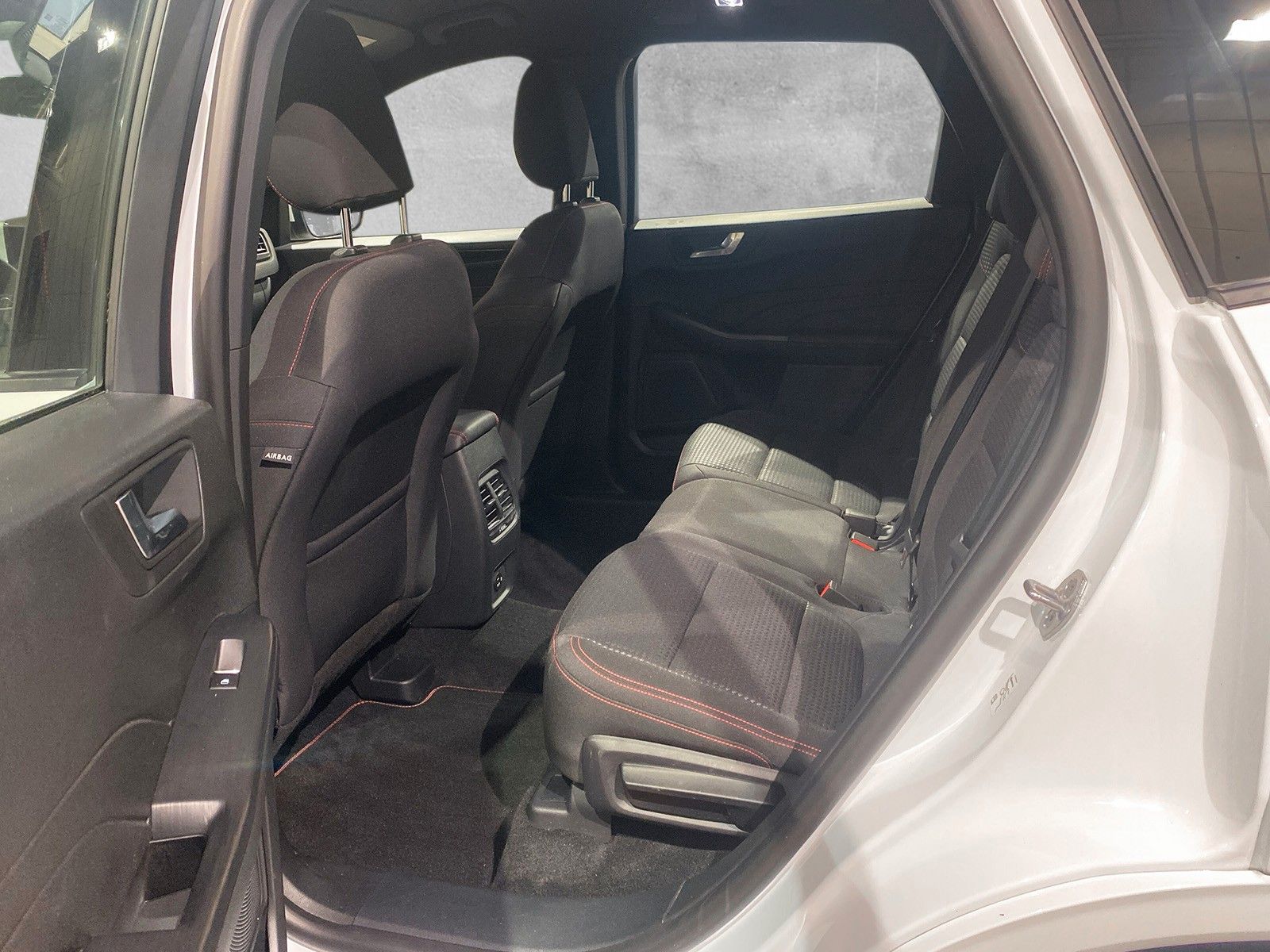 Fahrzeugabbildung Ford Kuga Plug-In Hybrid ST-Line