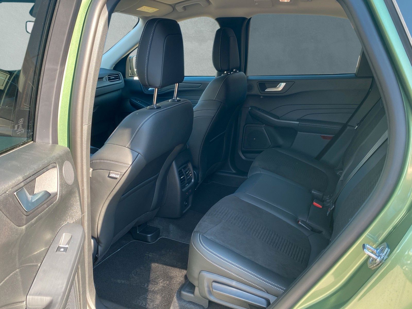 Fahrzeugabbildung Ford Kuga Hybrid Active X 4X4