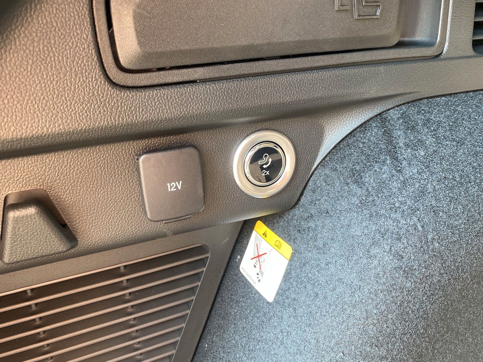 Fahrzeugabbildung Ford Kuga Hybrid Active X 4X4