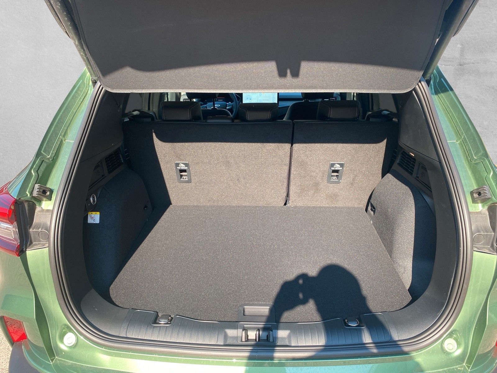 Fahrzeugabbildung Ford Kuga Hybrid Active X 4X4