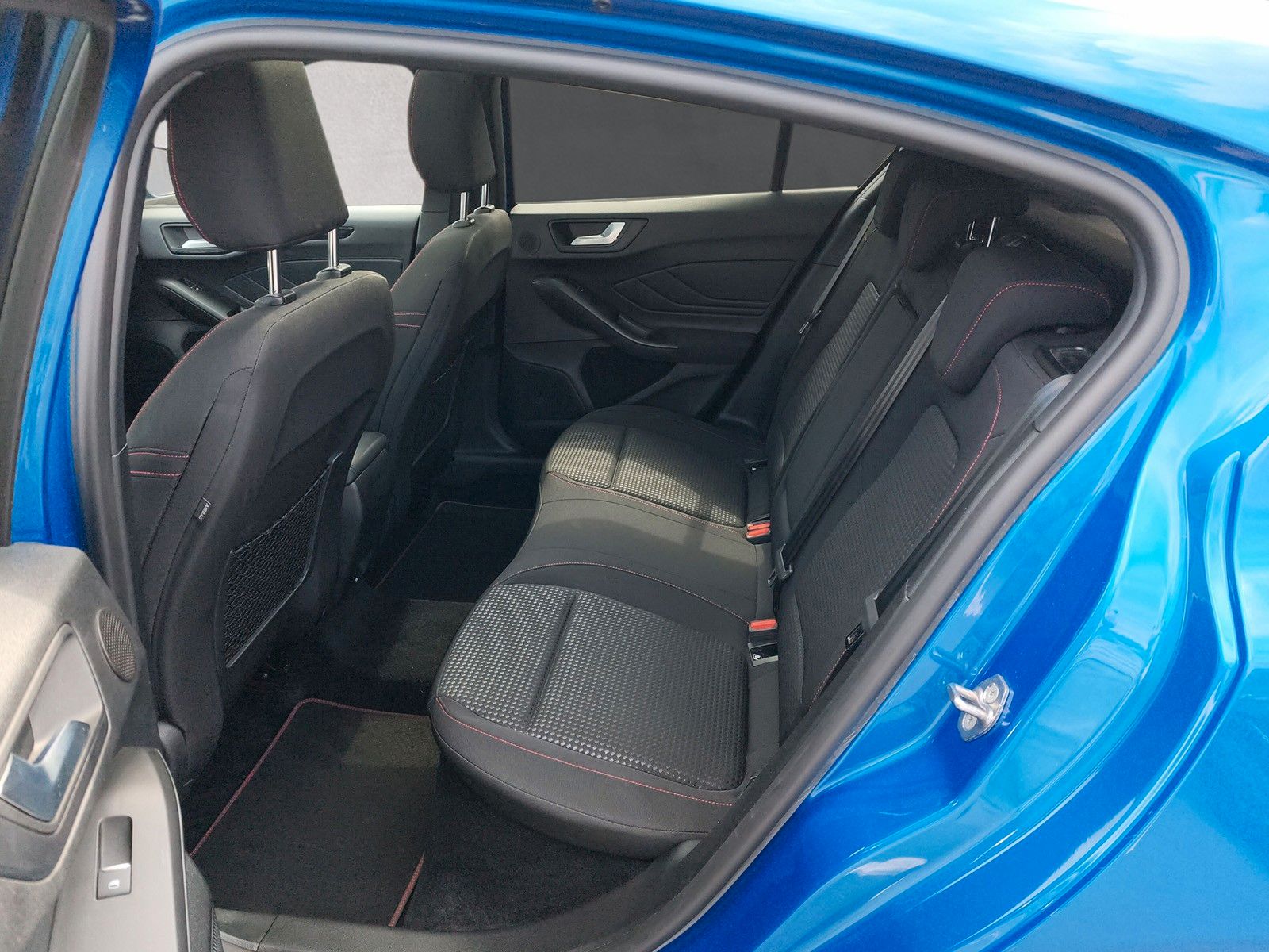 Fahrzeugabbildung Ford Focus Lim. ST-Line X