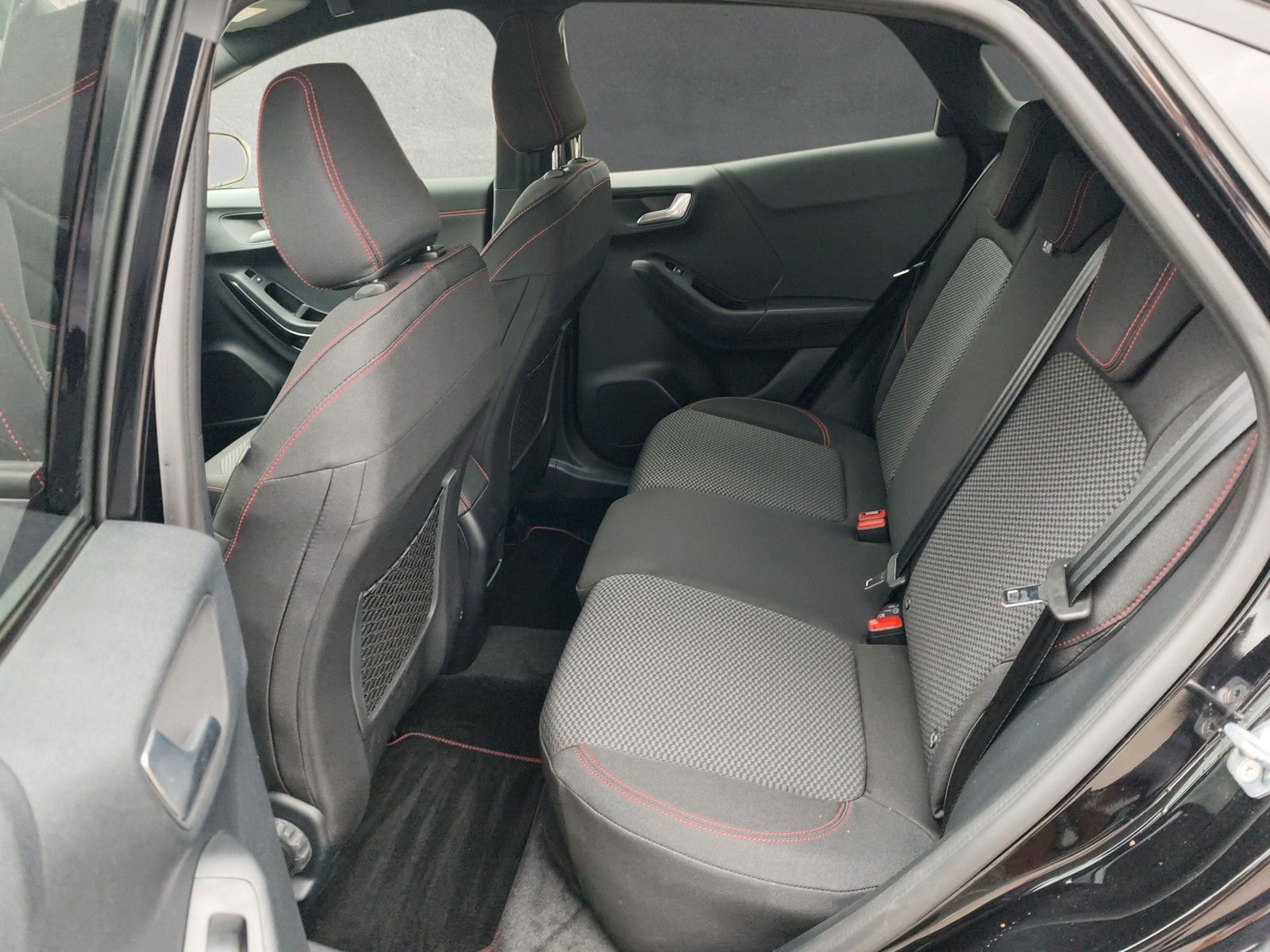 Fahrzeugabbildung Ford Puma ST-Line 24 Monate Garantie