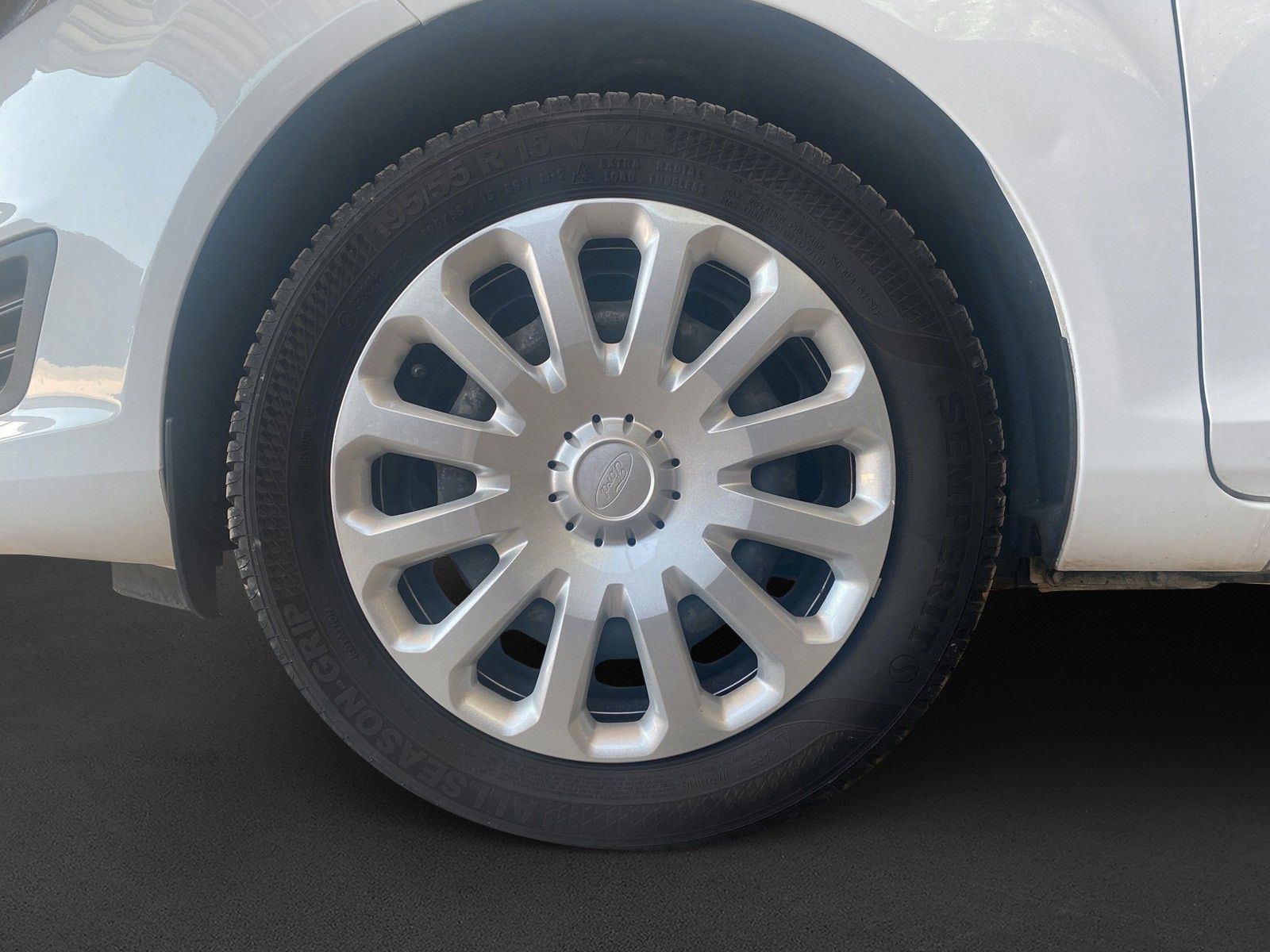 Fahrzeugabbildung Ford Fiesta Trend 3-türig