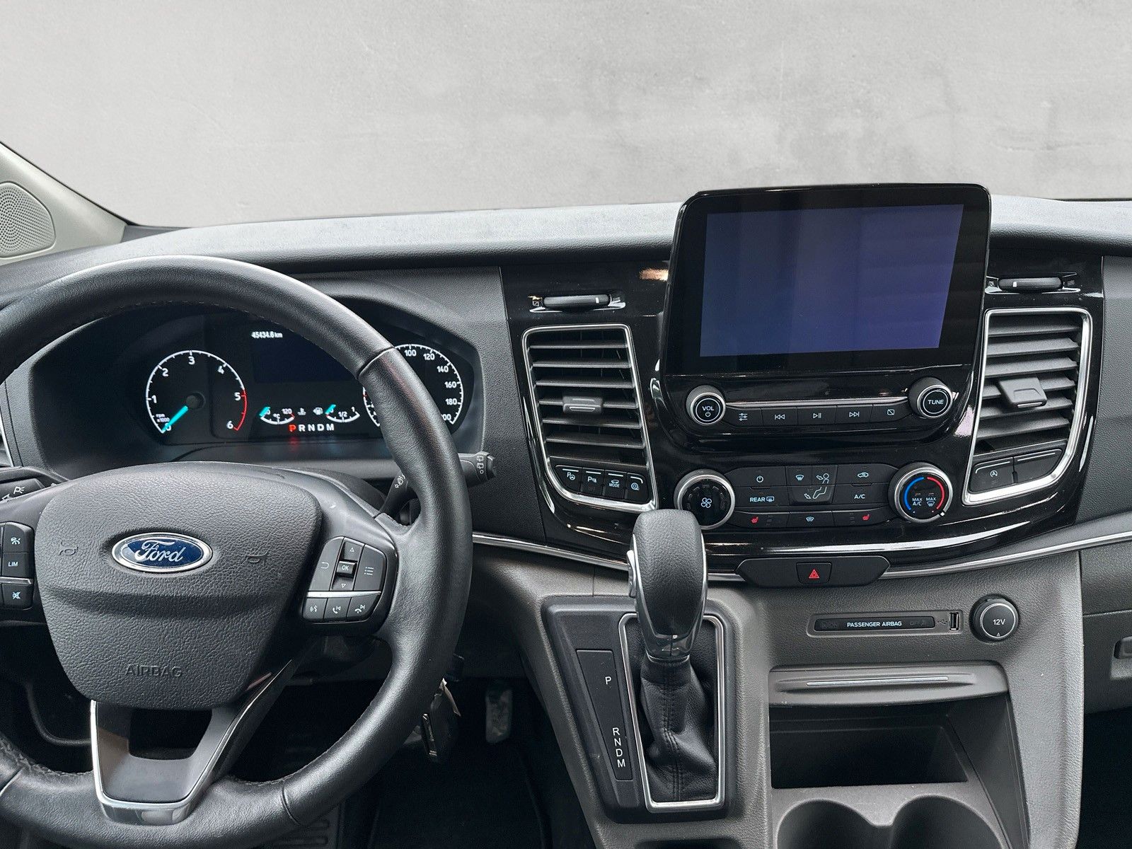 Fahrzeugabbildung Ford Tourneo Custom Titanium X L1