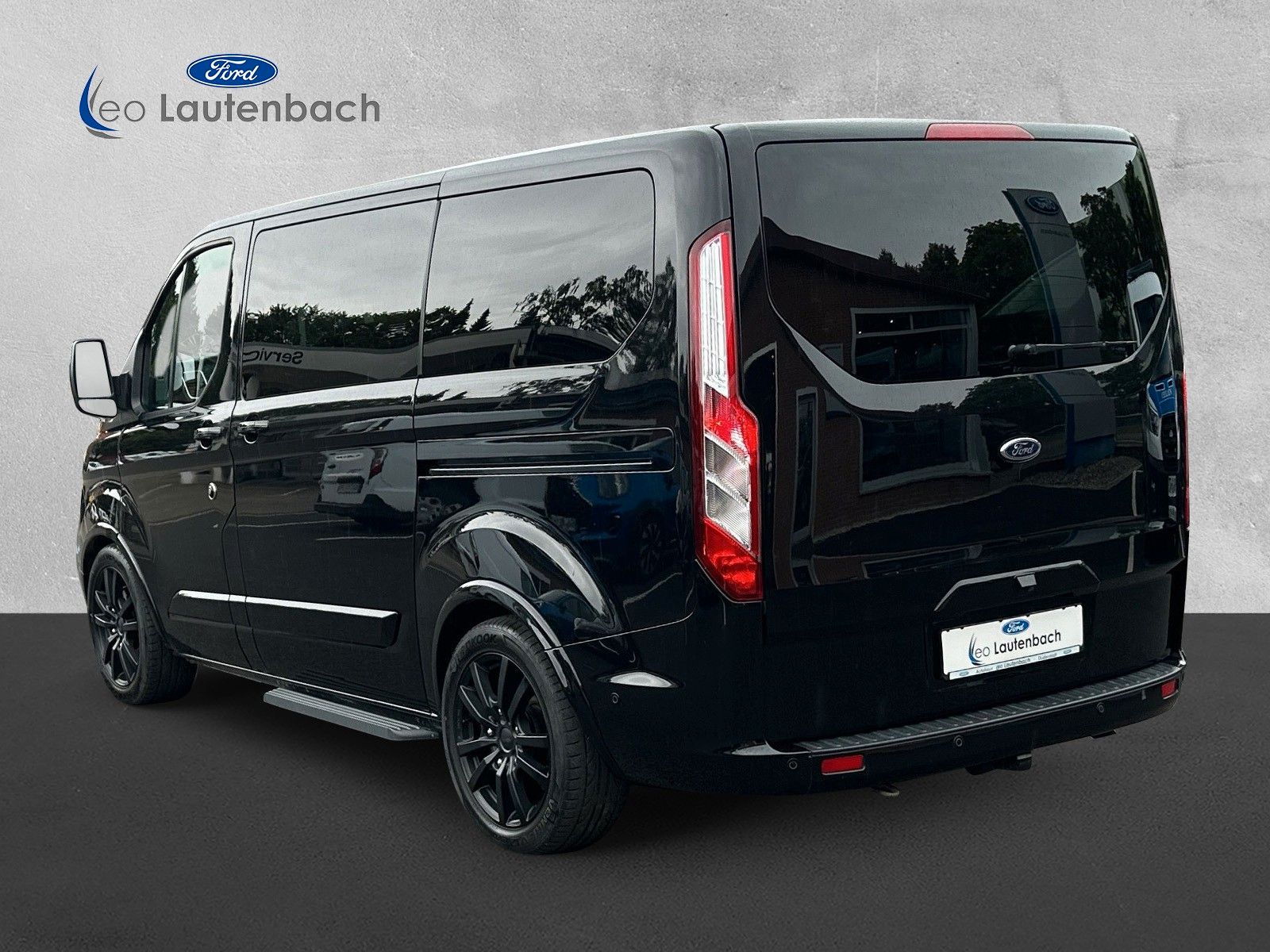 Fahrzeugabbildung Ford Tourneo Custom Titanium X L1