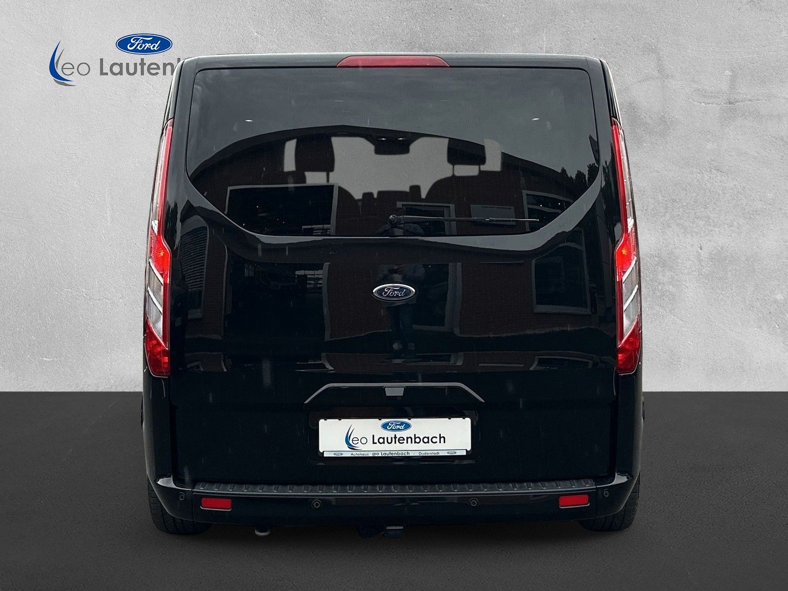 Fahrzeugabbildung Ford Tourneo Custom Titanium X L1