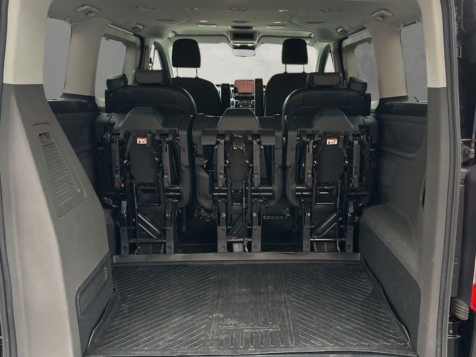 Fahrzeugabbildung Ford Tourneo Custom Titanium X L1