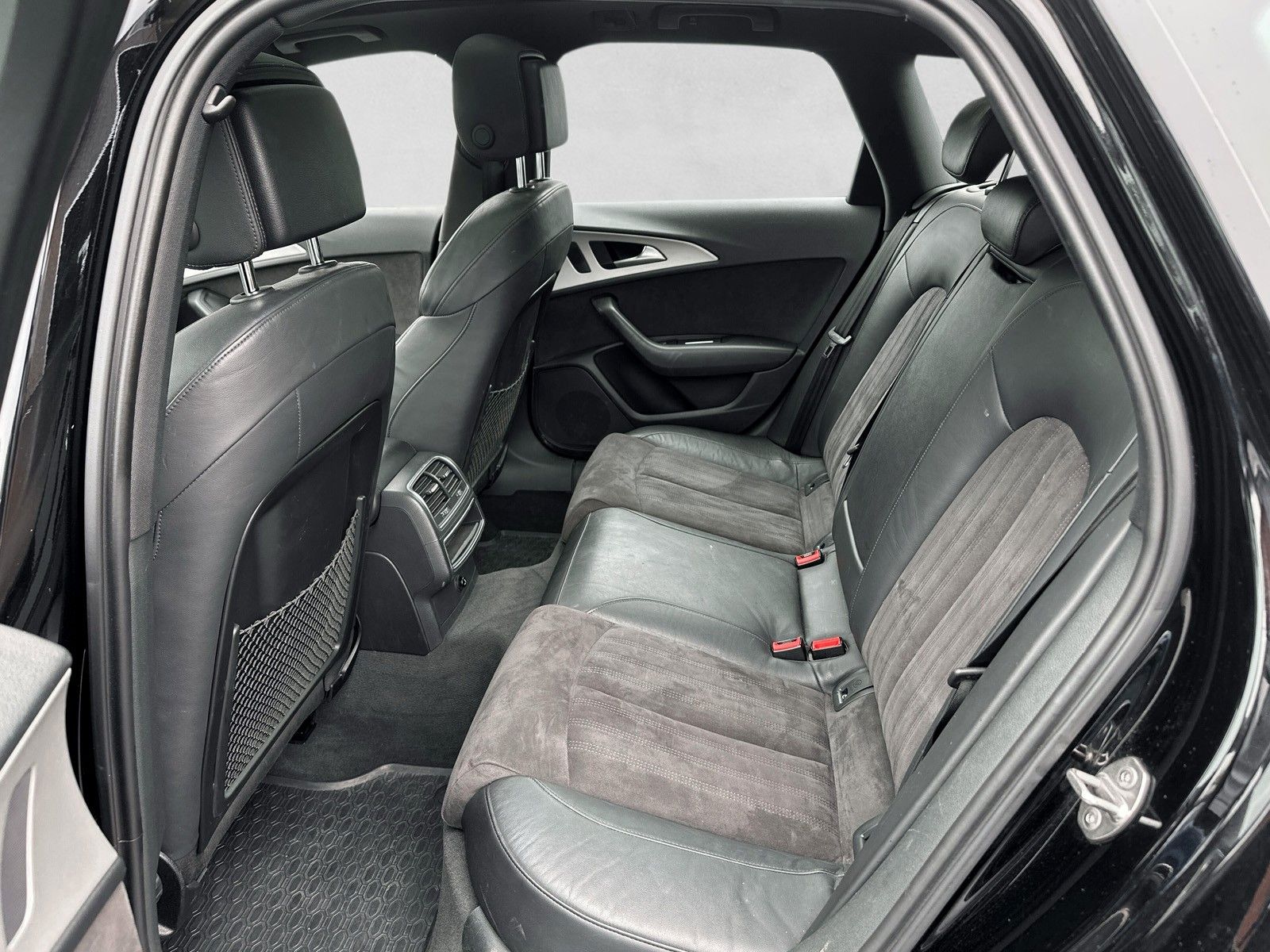 Fahrzeugabbildung Audi A6 Avant 3.0 TDI