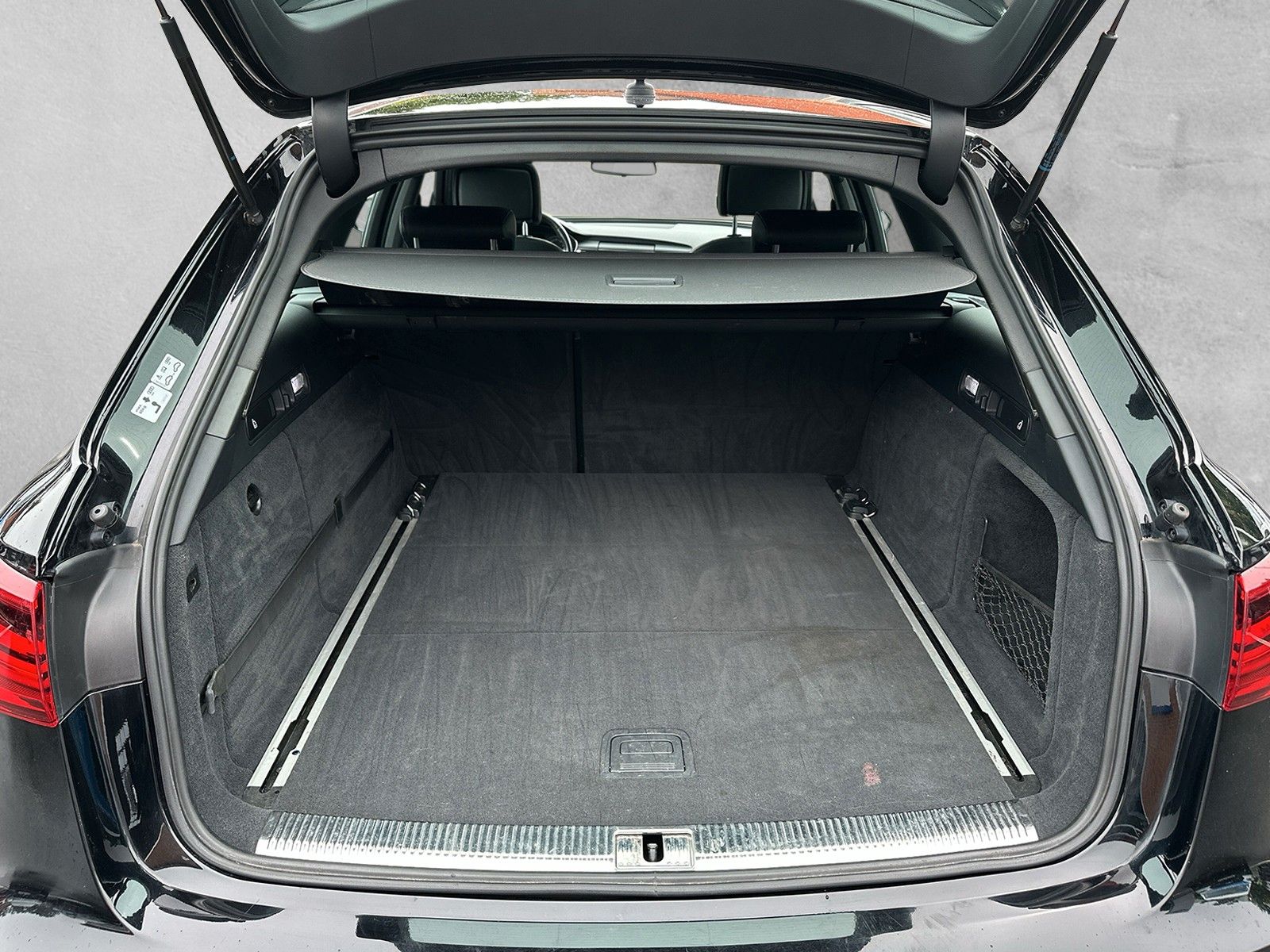 Fahrzeugabbildung Audi A6 Avant 3.0 TDI