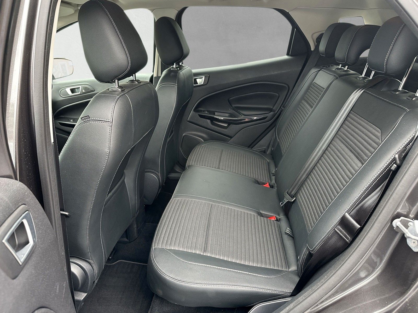 Fahrzeugabbildung Ford EcoSport Titanium X