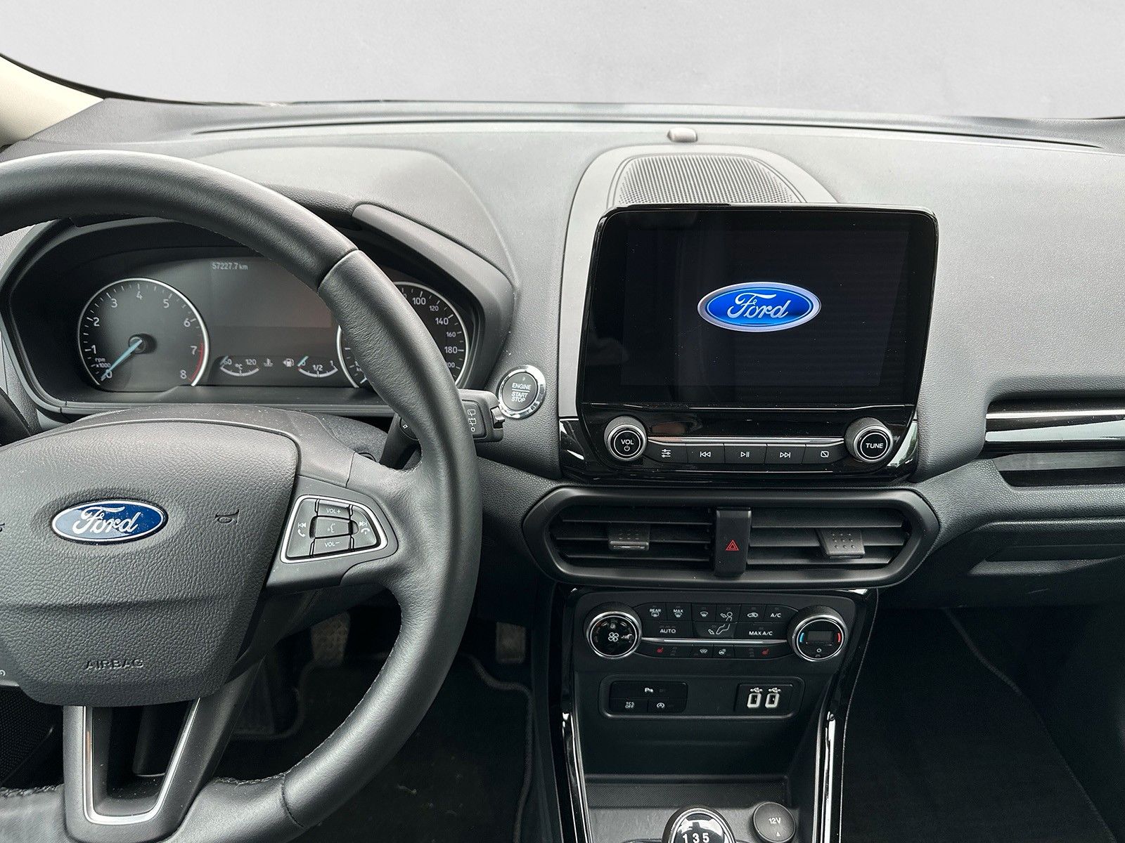 Fahrzeugabbildung Ford EcoSport Titanium X