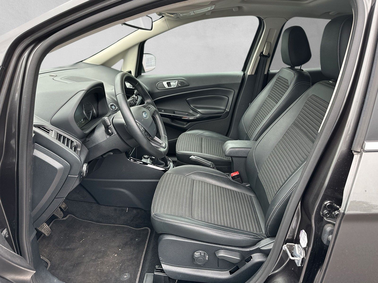 Fahrzeugabbildung Ford EcoSport Titanium X