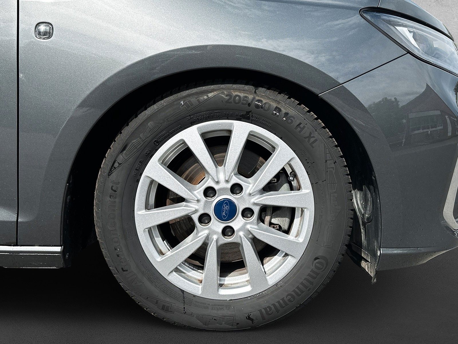 Fahrzeugabbildung Ford Grand Tourneo Connect Titanium
