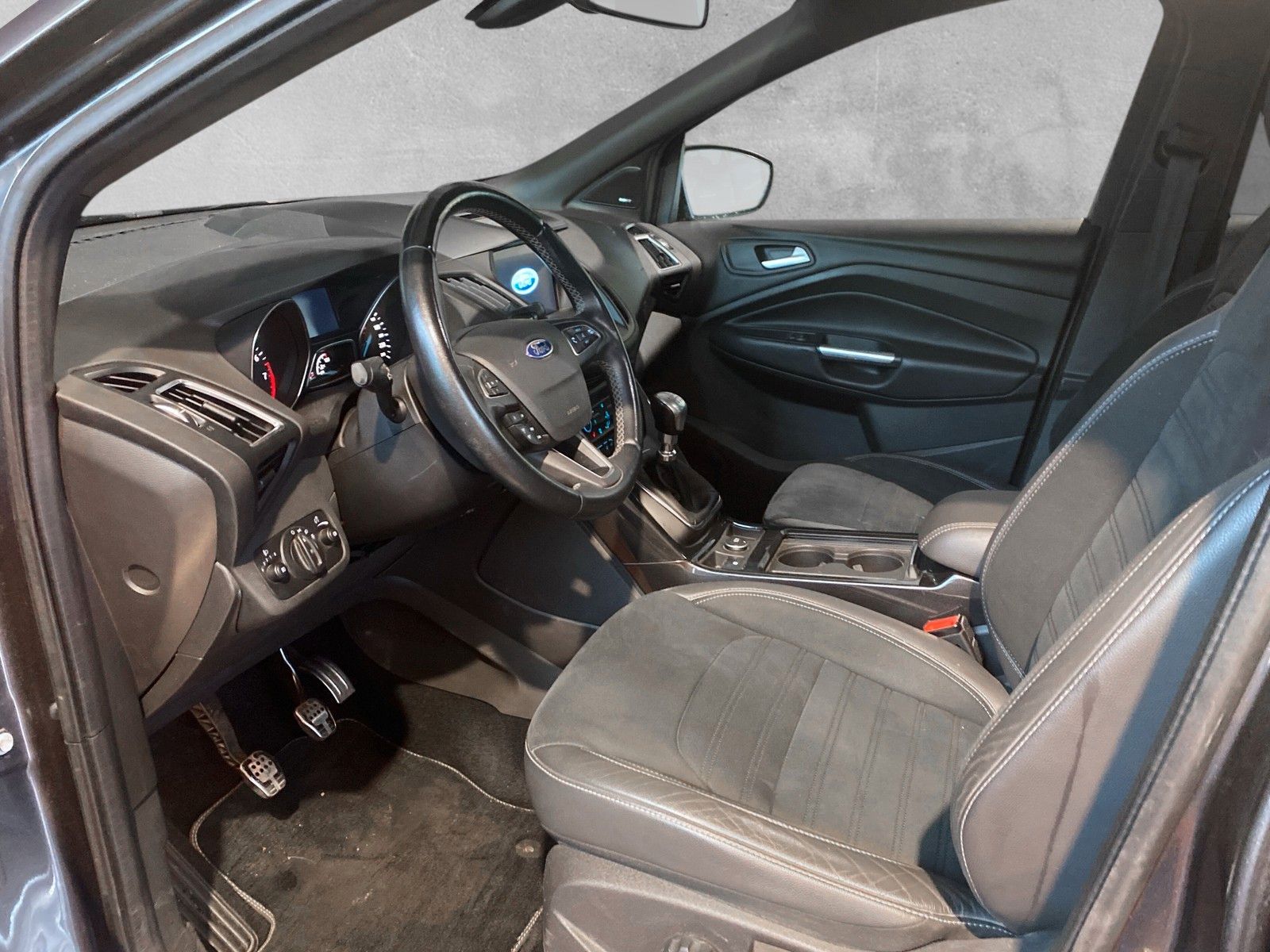 Fahrzeugabbildung Ford Kuga ST-Line
